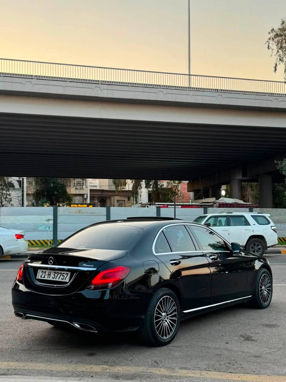 السلام عليكم ماشاء الله
Mercedes C300 2019 

رقم سليمانيه   (باسمي تحويل مباشر )

سلايد

ماشية.   55ml

داخل لدات ٦٤ لون

كشنات كهرباء

كشنات تدفئة

رادار امامي

رادار خلفي

نقطه عمياء

اوتو ستوب

حساس امامي خلفي

لايتات زينون ٨ عدسات 

جنطه كهرباء

بصمه ابواب

بصمه تشغيل

شاحن وايرلس

شاشه كار بلي

ويل ١٩ اصلي

وبعد بيها هواي مواصفات معروفه 

السياره تضليل بالسنوية

وارد امريكي حادثها فقط دعاميه خلفي ) صبغ جاملغ خلفي نصه 

بونيد كلير من امريكا  فقط بدون دواخل  (بدون ايرباك )
بارد بالباب على كد شبر

المحرك والكير مكفولات من الفتح والتبديل

#السعر مناسب جداً 196

مكانها اليرموك 

للاستفسار: ***********
