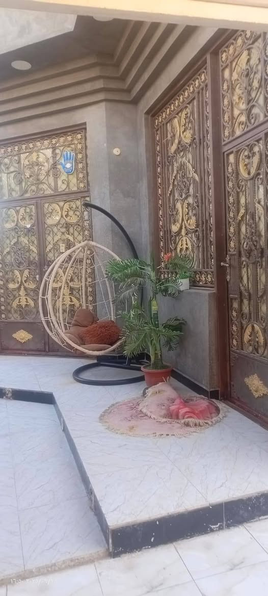 أسعد الله اوقاتكم بكل خير احبتي الكرام 🪄🍃

قطعه ارض(750M²) 
مع 
دار للبيع مع مساحه
... بناء حديث درجه اولى 
📜طابو ملك صرف زراعي عراقي 
يتحول سهم بأسم المشتري
او
تريد (نسخه + وكاله) 
تتكاتب مع راعي الارض مباشر
🔍....الموقع
البصره ابي الخصيب القنطره قرب سوق ابي الخصيب
🏠.....محتويات الدار
ثلاثه غرف 
صاله
ديوانيه 
صحيات (داخلي خارجي)
مناور 
حديقه كبيره 
كراج يسع سيارتين
مطبخ
💰.....السعر 160 مليون قابل للتفاوض 
...كافه الخدمات متوفره
البيت على الشارع مباشر
البناء حديث درجه اولى
مقطورات ماء مع البيت
(🚣‍♂️ بلم صيد مكينه ياماها ياباني)
مع البيت
ماء كهرباء تبليط اناره 
باقي التفاصيل 
***********
