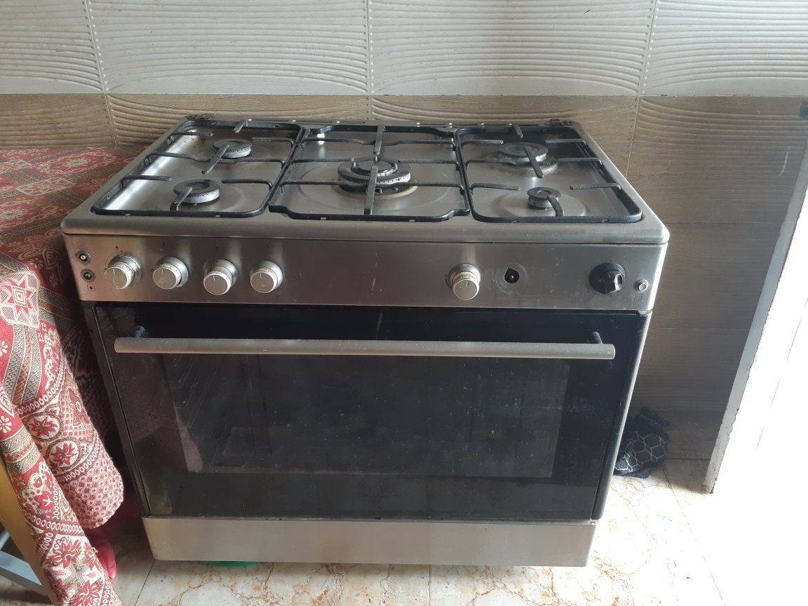 طباخ مصري شغال السعر ٧٥ للاستفسار مراسلة الصفحه او الإتصال عل رقم الهاتف ***********
