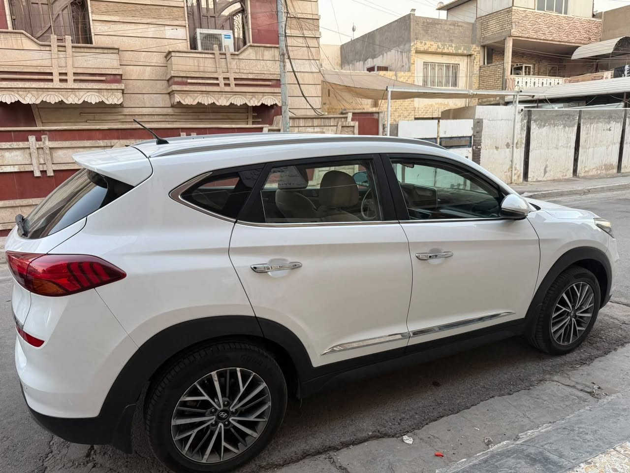 توسان ٢٠١٩ خليجي
فول مواصفات عدا البنوراما
محرك ٢٠٠٠ كفاله
كير كفاله
ماشيه ٧٤ الف
٥عدسات
بيها بارد مكانين كلش بسيط
دعاميه صار بيها شخط او صبغتها الخلفية
الباقي كفالة
صدر تايرات تبريد سياره اي نقص مابيها
العنوان بياع
السعر 185
***********
