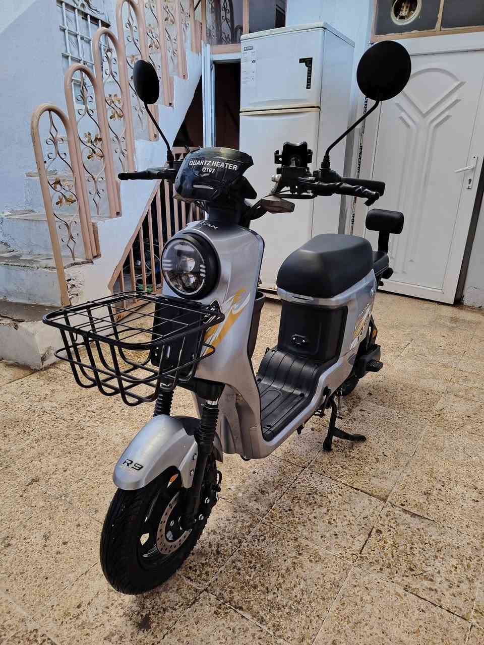 سلام عليكم  R9 الريان للبيع
5 بطاريات الريان الدبل..
استخدام شهر
نضام R رجوع
بلوتوث
يمشيك 50 كيلو متر
كلو شرط
ابيع أو اراوس بماطور بوتين


**إذا كنت صاحب هذا الإعلان وتريد حذفه لأي سبب، رجاءا أرسل رسالة إلى الدعم الفني**