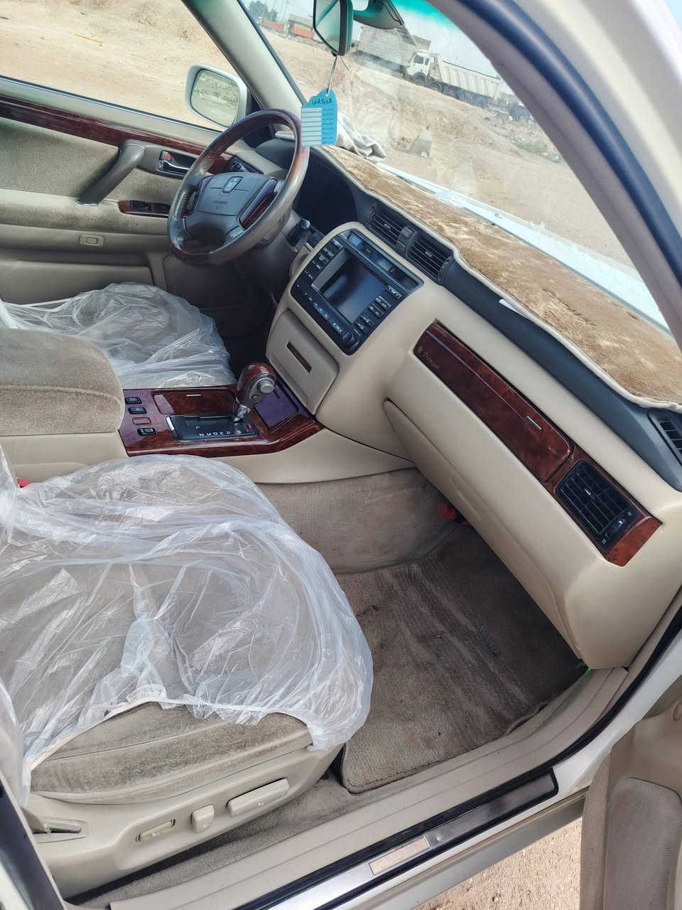 السلام عليكم سياره ملكة مديل 2002 مكينه   ديفور جبير  ثلاث دكم تبريد ثلج بسمي مكان نجف ابو صخير ***********
