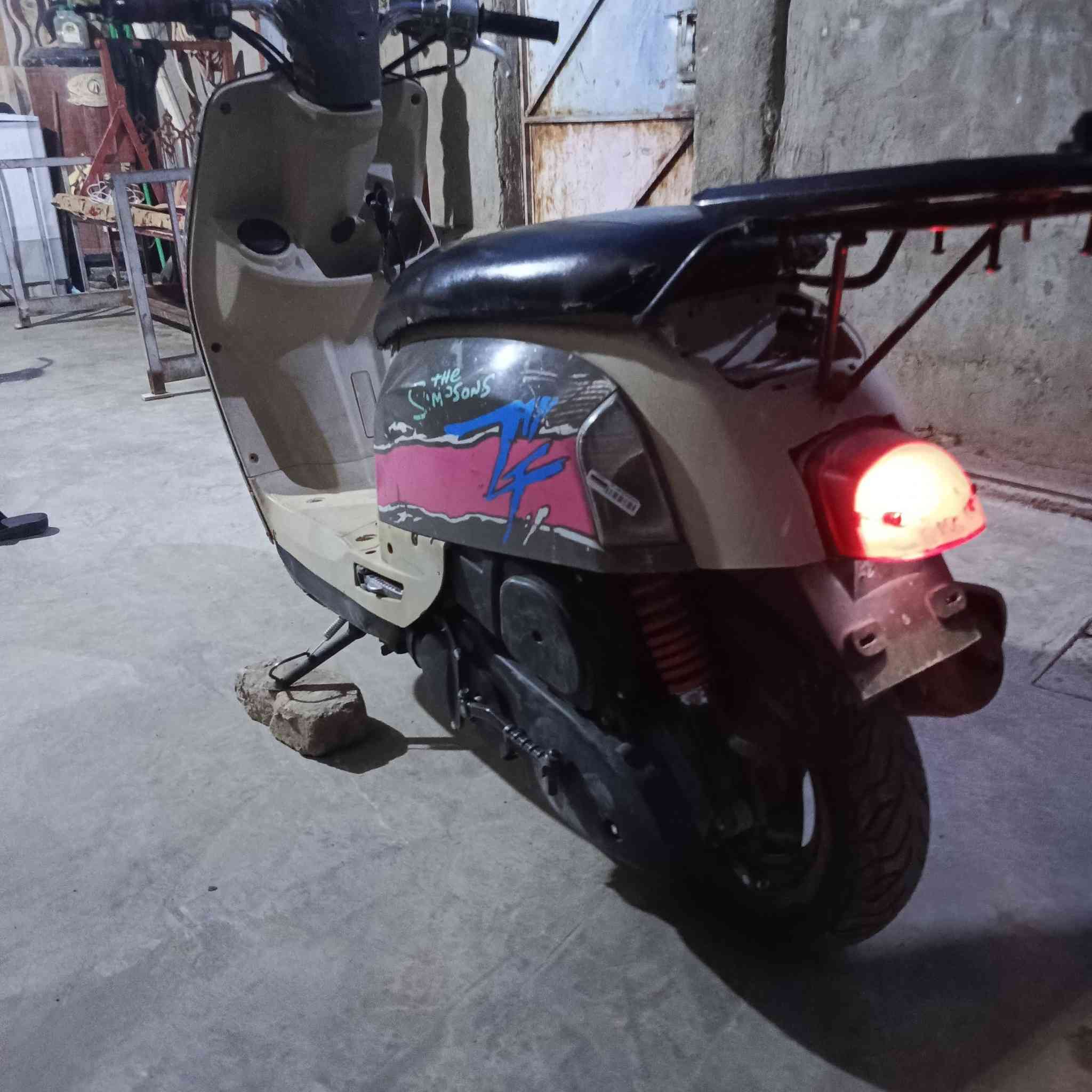 سلام عليكم بوليس كابريتر للبيع مكينة 55سلف 55كفرات اموشم شوفت عينك  مكاني بغداد  الشعب السعر375وبيه مجال بسيط رقمي ‏‪***********‬‏
