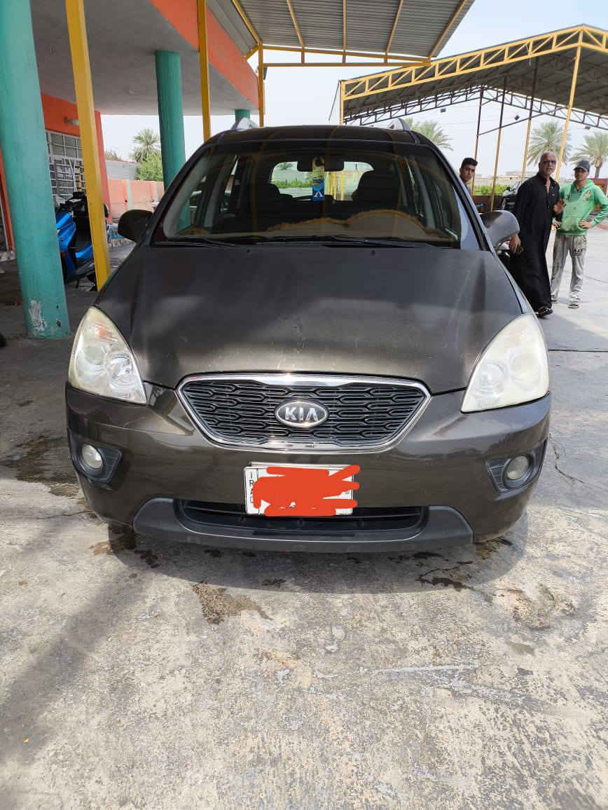 سلام عليكم سياره كيا رندو سياره كلش
نضيفه وجاهزه من كلشي مديل 2012 رقم بغداد 
السعر 115وبيه مجال اتصال ***********
