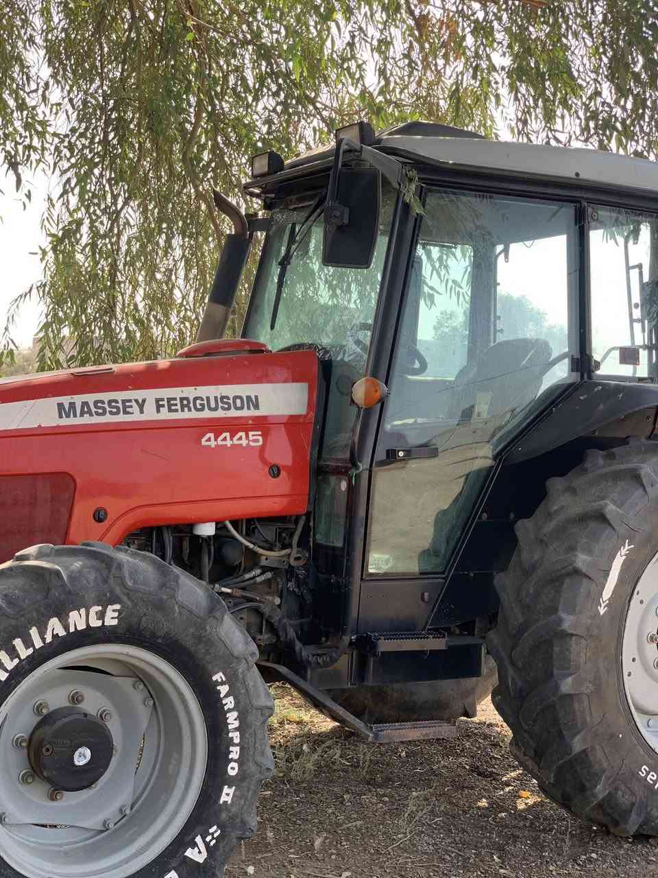 للبيع
فوركسن موديل 2015
حجم 110 سوبر 4 سلندر 
مكفولة من كل شي كير اكسل محرك 
لاتنقيص ولا تبخير مكينة على وضع الشركة 
رقم منفيس وين ما يعجبك تسجلها بأسمك
وهذا الفيديو واضح كدامك 
مكانها محافظة واسط ناحية شيخ سعد 
للاتصال ***********
