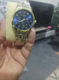 ساعه سعرهه 15 الف دينار  الاتصال ع الرقم 07737830383