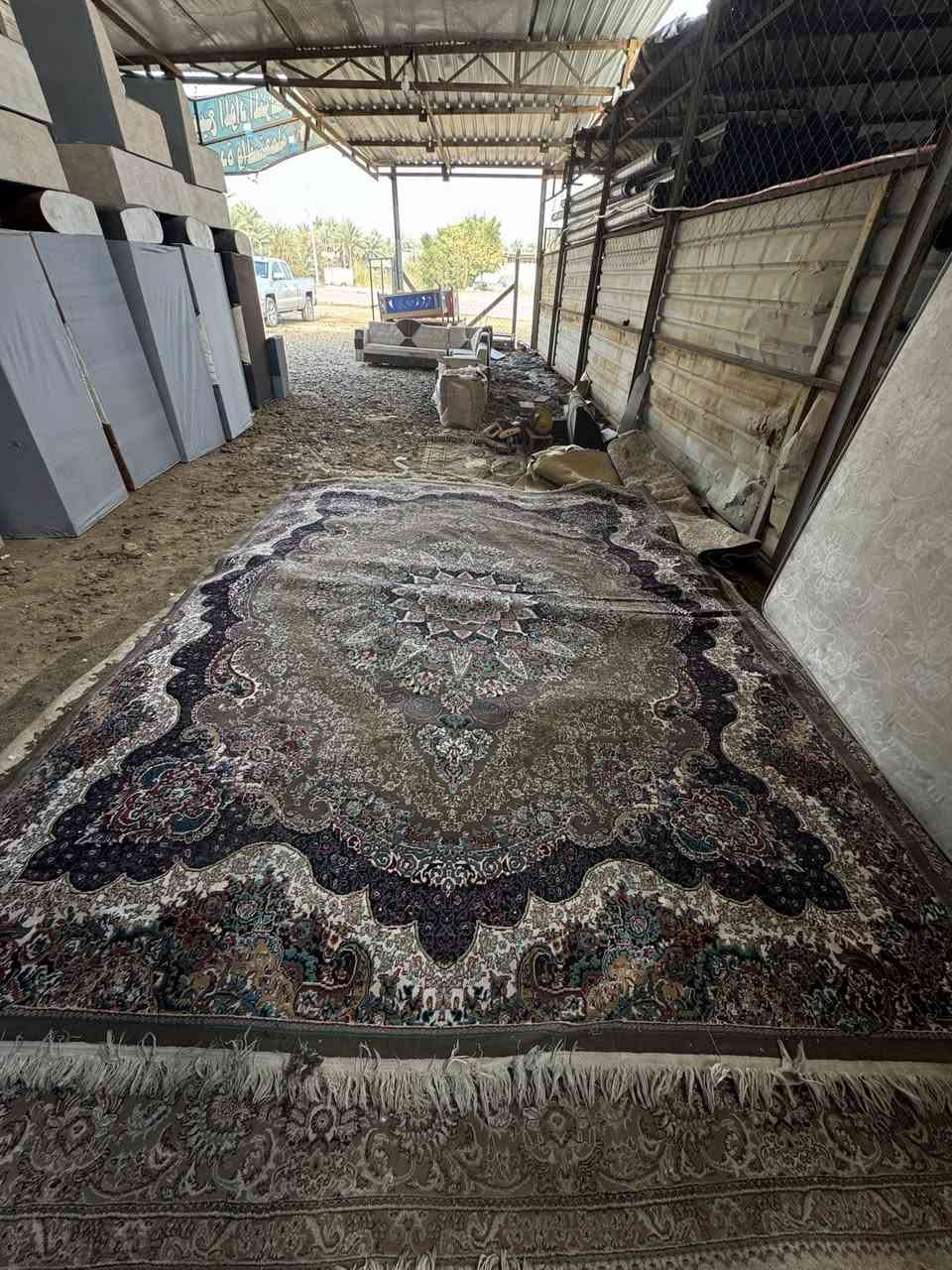 زوالي كاشان مستعمل نضيف 
جميع القياسات أسعار مناسبه 
مجمع الشمري للمواد المنزليه المستعمله
***********
