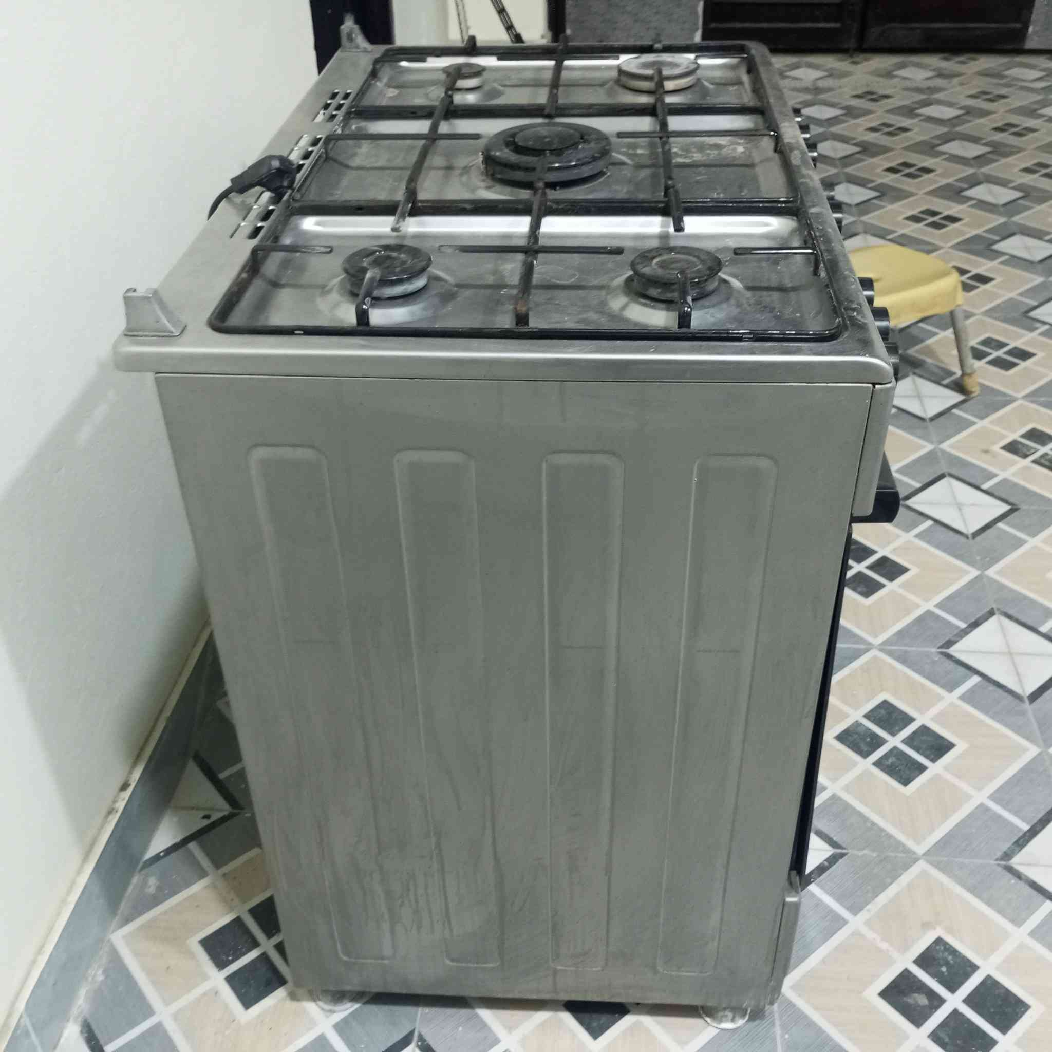 السلام عليكم مرخصت الادمن المحترم 
طباخ البيع نضيف كلش ناره حلوه عيونه 
كلهن شغالات الوفن مالته شغال السعر 250
قفل هاذ رقمي *********** فدوه اروحلكم 
الموشراي لايتصل
