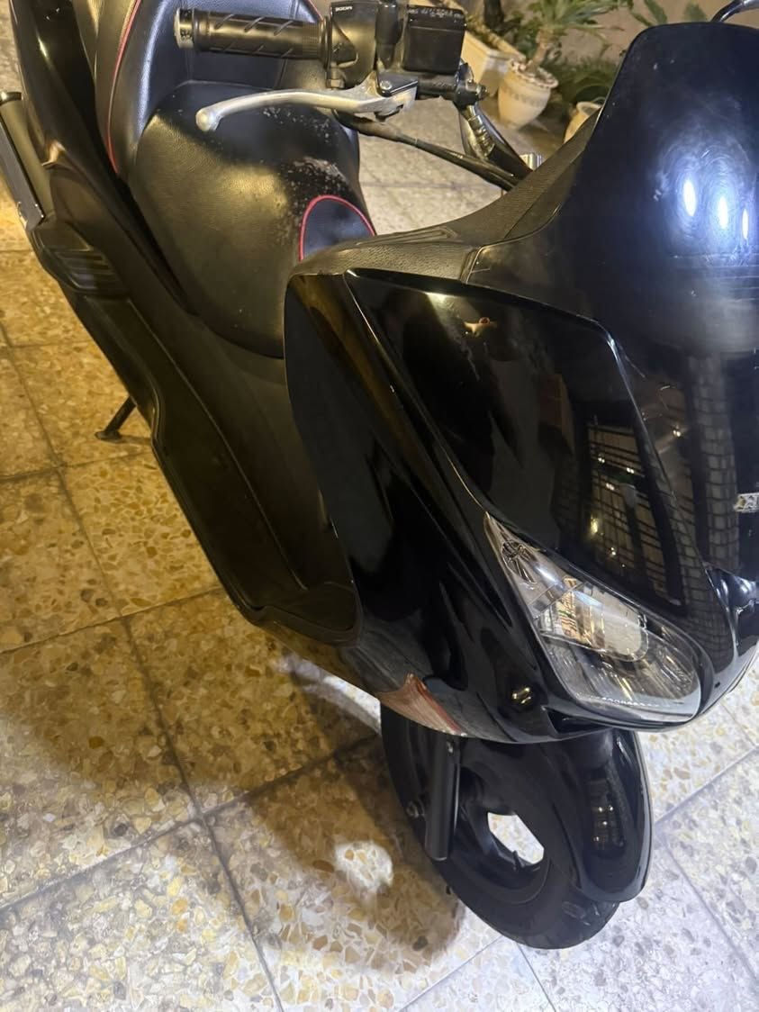 سلام عليكم شباب فورزه 08بل الجيس جديده ماشيه ١٥ الف مابيها اي نقص سعرها ١٧٠٠ مليون وسبعميمه وبيها مجال مكان بغداد ***********
