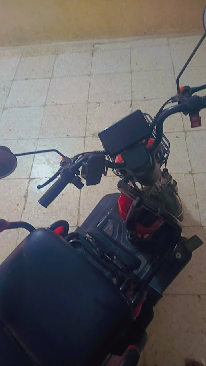 دراجه معاقين نضيفه مستخدمه قليل ب800بيها مجال بسيط ***********
