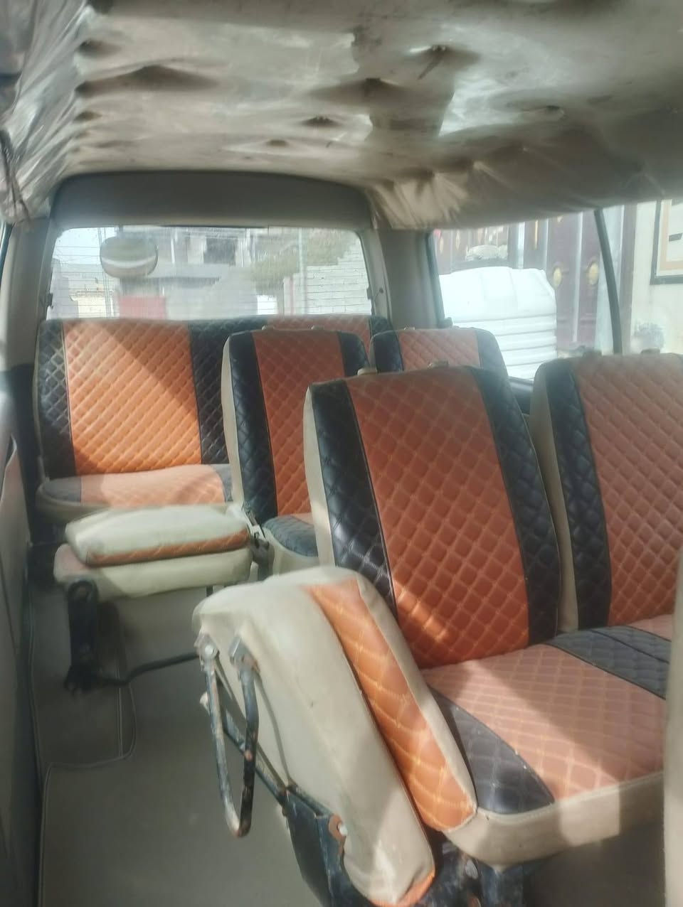 السلام عليكم جنبي موصليه لبيع موديل 13 السياره جاهزه محرك وكير واكسل مكفولات  كهربائيات كامله غرفتها حلوه السعر 35 المكان البياع الشرطة الخامسه للتصال ***********
