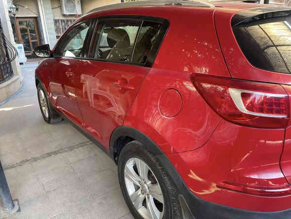 مرحبا شباب 
سبورتج م2012رقم بغداد مشروع وطني سنوية لغاية 2029 وارد امريكي فور ويل درايف محرك 2400 دوش
ماشيه 51. الف سيارة كاملة من كل شي تبريد وتدفئة
وعلى ايد وحده مال استاذه جامعية من2013ولليوم
ضربتها جاملغ خلفي ايسر ومصلح نفسه واهنا صارت بيه
طخه بالبنيد وانصبغ 
السعر 140ورقه
العنوان 
بغداد اليرموك خلف محطة تعبئة الوقود المحسن 
ت***********
