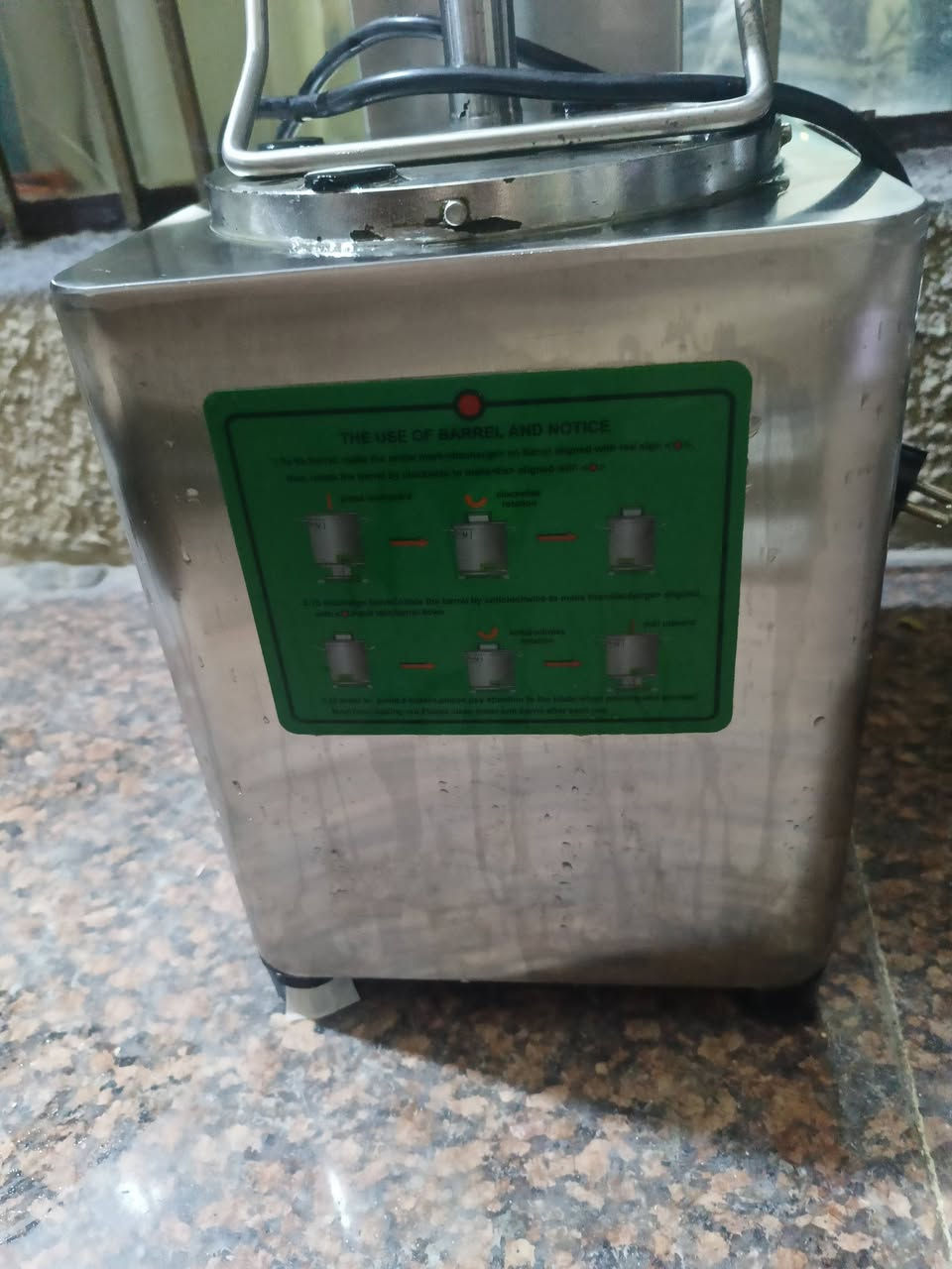 سلام عليكم خلاط حمص صناعي اتصور 10لتر نقصه فقط غطاءمتوفر سعره 20الف قيم بلي يرضي الله واخذه


**إذا كنت صاحب هذا الإعلان وتريد حذفه لأي سبب، رجاءا أرسل رسالة إلى الدعم الفني**