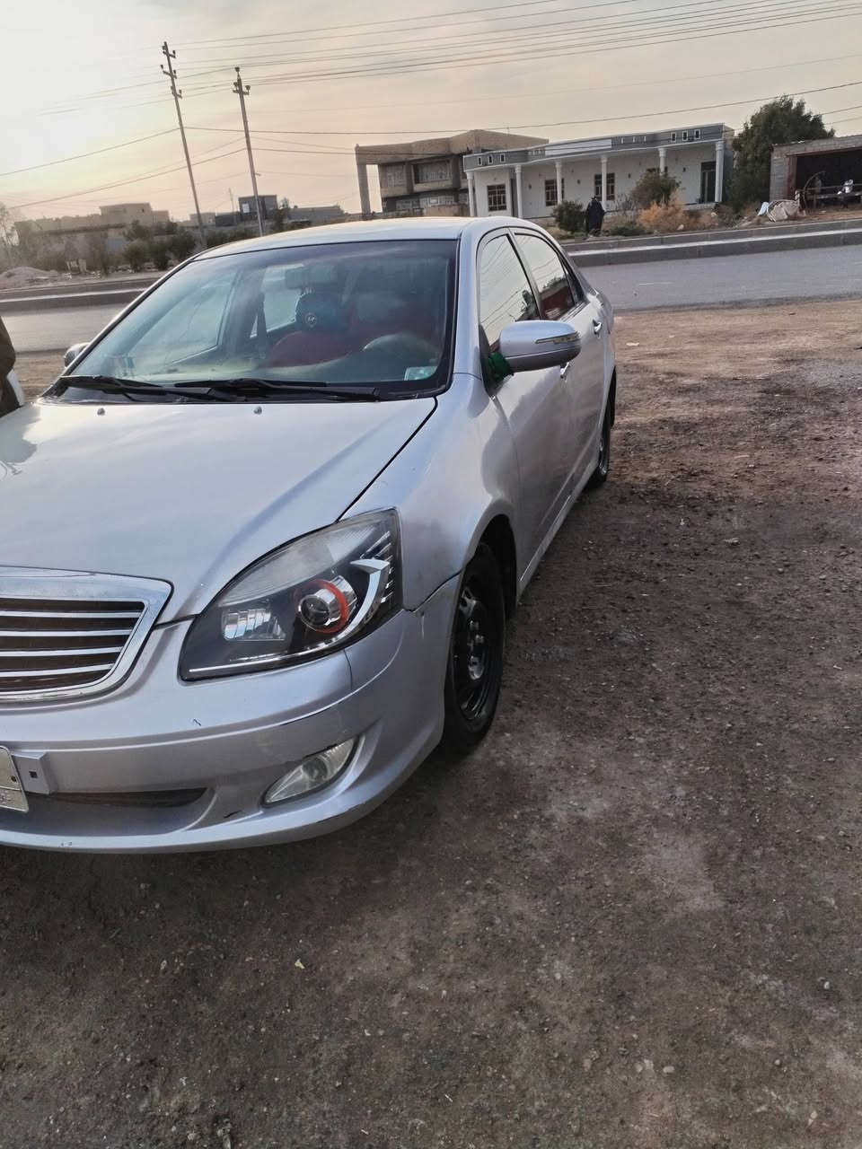 سلام عليكم سياره جيلي موبل محرك 1800موديل 12كير عادي رقم  ذي قار  وين اتريد احولك  السياره صافيه من الغرمات)))صبغ عام   ♕♕السعر 30  ♕رقم صاحب السياره ((***********))((***********))  مكان ناصريه
