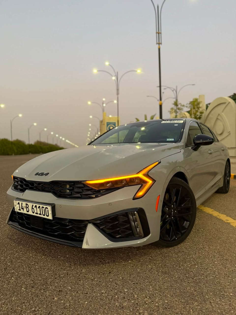 �🔥 للبيع | Kia K5 GT-Line 2026 | وارد أمريكي 🇺🇸 🔥🚗

✨ لون إسمنتي (Cement Gray) الجديد والمميز
🎖️ رقم بصرة مميز (شهداء)

📍 الموقع: البصرة
━━
⚙️ المواصفات الفنية:
🔹 موديل 2026
🔹 فئة GT-Line (الفئة الأعلى)
🔹 محرك 2.5L Turbo GDI  توربو🚀
🔹 ناقل حركة 8-Speed Dual Clutch (DCT) سريع الاستجابة
🔹 السيارة ماشية 4,000 Mile فقط. يعني زيرو ع وضع الشركة

🛠️ حالة السيارة:
✅ وارد أمريكي
✅ حادث أمامي خفيف جداً فقط بند مبدل اصلي
✅ بدون أي ضرر بالشواصي أو الهيكل الأساسي بشرط
ارباكً ستيرآ فقط ومسستم دركة اصليه
✅ السيارة بحالة ممتازة وجاهزة للاستخدام.

🛡️ أنظمة الأمان ومساعدة السائق:
✅ كاميرات محيطية 360°
✅ رادار أمامي + جانبي + خلفي
✅ نظام القيادة شبه الذاتية (Highway Driving Assist)
✅ المحافظة على المسار (Lane Keeping Assist)
✅ تحذير النقطة العمياء مع عرض الكاميرا داخل الشاشة عند تشغيل الإشارة (Blind-Spot View Monitor)
✅ حساسات محيطية متكاملة.

💎 التجهيزات الفاخرة:
🌞 سقف بانوراما
💡 إنارة Full LED
🔊 نظام صوتي فاخر BOSE Premium Sound
🪑 مقاعد رياضية بتطريز شعار GT-Line
❄️🔥 تبريد وتدفئة للمقاعد الأمامية
⚡ مقاعد كهربائية مع Memory Seat
📱 Apple CarPlay
🗺️ نظام ملاحة
🔋 شحن لاسلكي
🔌 منافذ USB Type-C
📺 شاشة معلومات وترفيه كبيرة مع جميع الميزات الحديثة.

🏁 منظومة المكابح:
🟥 مكابح Brembo الإيطالية عالية الأداء

💰 السعر المطلوب: 235 ورقة 📱 ***********

للباحثين عن سيارة تجمع بين:
🔥 الأداء الرياضي
💎 الفخامة
🛡️ أعلى تقنيات السلامة

