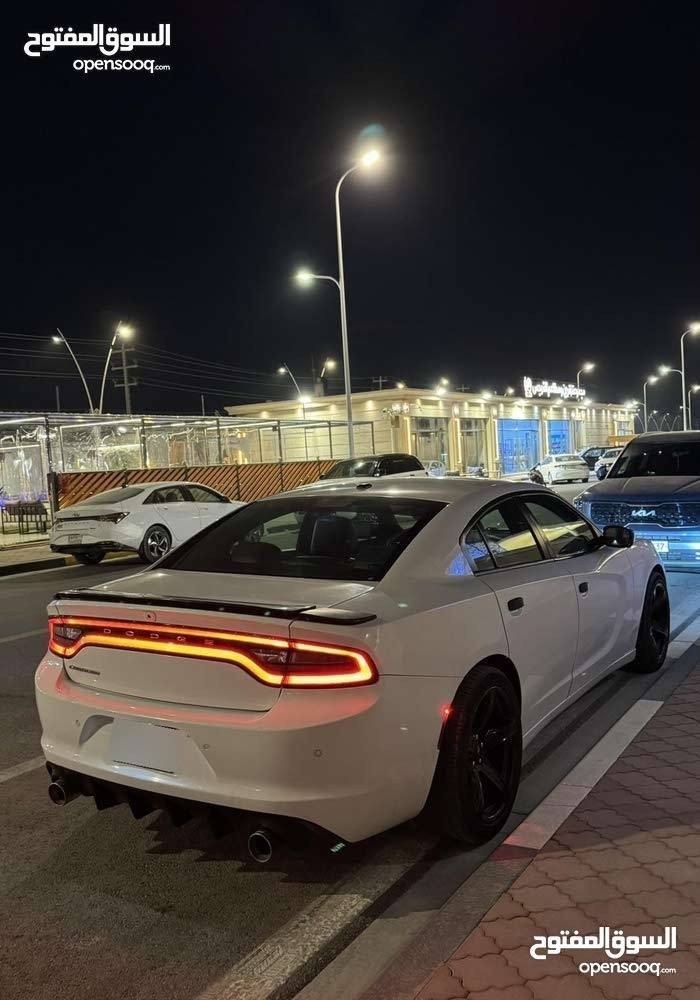 السلام عليكم
دودج جارجر فول مواصفات موديل 2020 SXT PLUS, رقمها بغداد مشروع وطني، السيارة ماشية 91 mi, فتحة بانوراما، كشنات جلد اسود ، كشن تدفئة وتبريد وبقية المواصفات معروفة..

السيارة حادثها دعاميات فقط ومبدلات اصليات نفس اللون، وبيها صبغ شبر يم الجناح بالصندوق اثر طعجة صغيرة، وبيها باب مبدل نفس اللون بلادي  بدون صبغ اثر طخة خفيفة.

السيارة بدون ايرباك، واستخدامها شخصي وداخلها نظيف جدا.. 

سعرها 235 وبيها مجال، رقمي بيه واتساب***********
