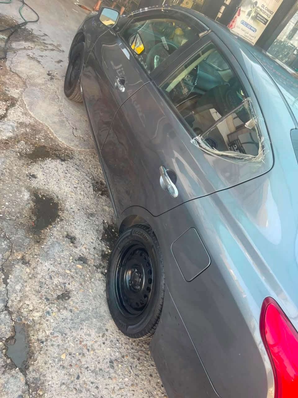 نيسان فيرسا ٢٠١٩ وارد امريكي ماشية ٩٣ميل السيارة حادثها بنيد فقط ((القمارة والصندوك مرشوشات من امريكا)) المواصفات العادية السيارة مناقصها برغي كير مكينة تبريد مكفولة
مكان السيارة بغداد / الدورة 
٨٥ وبيها مجال 
***********
