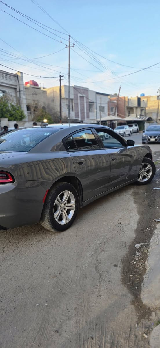 السلام عليكم جارجر 2023  SXT وارد امريكي بيها صبغ جاملخ خلفي و شبر بالداير مال جاملخ الامامي لون اسمنتي مميز كشن كهرباء السياره ماشيه 36 كيلو مو ميل و بجم كبس و رقم بغداد مكانها بغداد سبع ابكار والسعر 260 ورقه  والشراي يتصل ممتواجد على الفيس وللتواصل ***********
