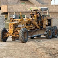 كوماتسو ٦٠٥ • مكينة جاهزة • الرمادي