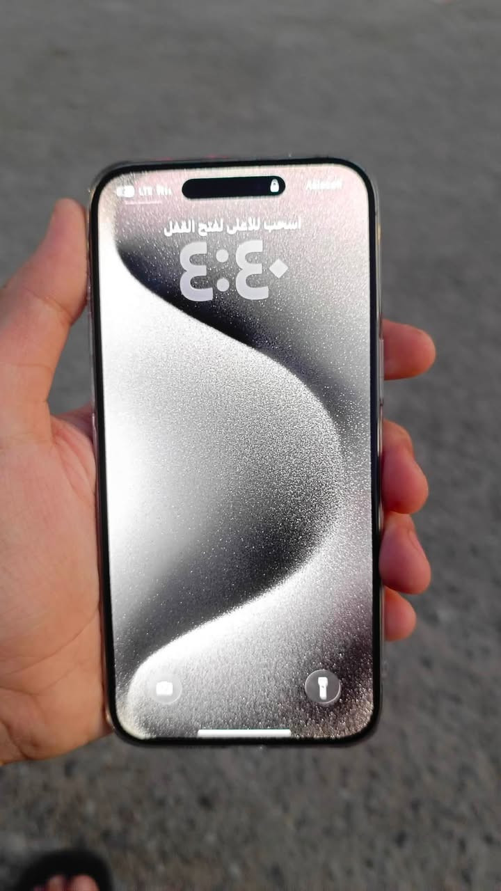سلام عليكم ايفون 15 برو ماكس لون تيتانيوم بطاريه 89 جهاز جديد زلغ ما بيه فقط مبدل شاشه اصليه مال تفصيخ مثل ما موضح بلصوره سعر 900 متواجد واتساب ***********

