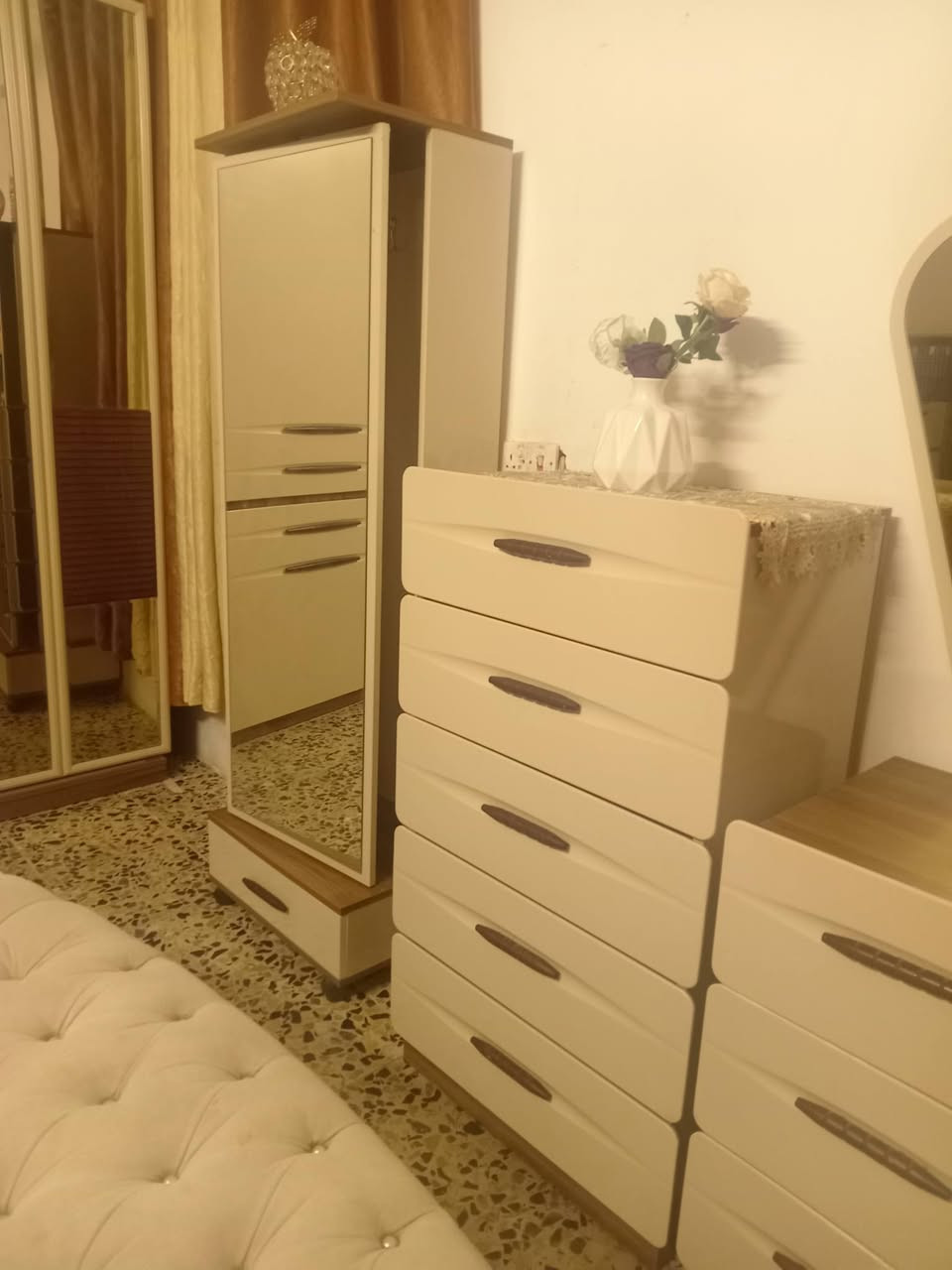 سلام عليكم  غرفه تركيه نظيفه تسع قطع مكان كربلاء اتصال الرقم ***********‬‏
