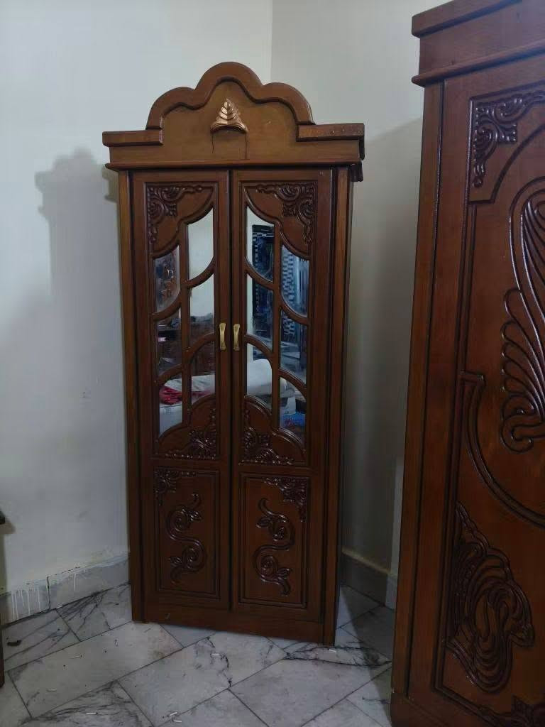 غرفة نوم للبيع عراقي عنوان ( ناصرية ) مركز 
***********
