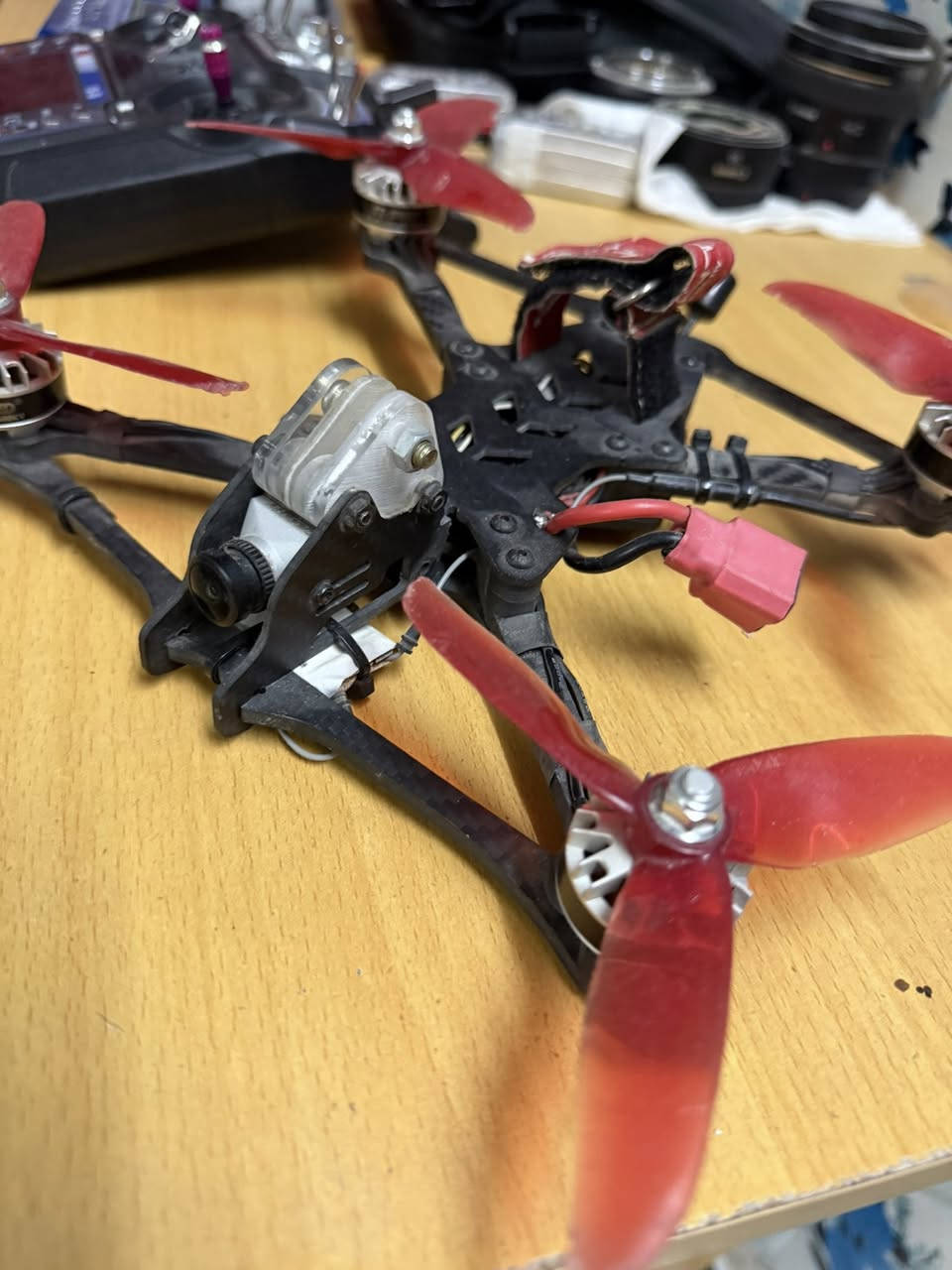 FPV
درون 5 انج + جويستك + بطاريات عدد 2 + شاحنة بطاريات


**إذا كنت صاحب هذا الإعلان وتريد حذفه لأي سبب، رجاءا أرسل رسالة إلى الدعم الفني**