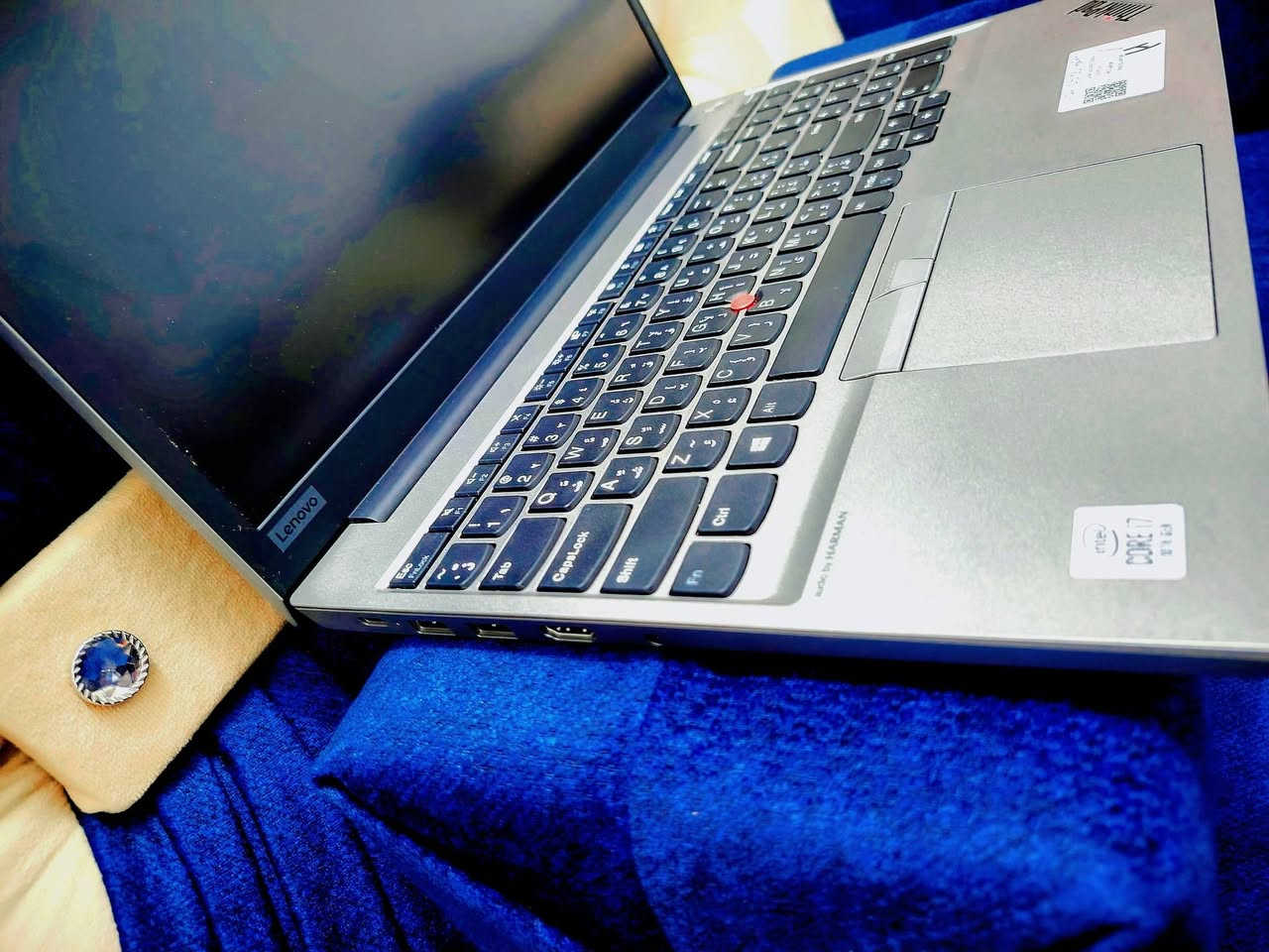 عروض النااار 🔥🔥 مناسب للبرامج الهندسية مثل الاوتوكاد و العاب البوبجي. 
لابتوب Lenovo E15 رفيع جدا من فئة  الجيل العاشر   ورام 8 كيكا  و هارد 256 ssd M.2 NVMe  بنظافة عالية. 

💭 مواصفات اللابتوب⚡⚡⚡⚡ ⬇️

Lenovo E15
Core i7- 10
Ram: 8 GB DDR4 
Hard: 256 GB - Ssd M.2 
Graphic card: Intel (R) HD Graphics 620 - 4 GB
Screen: 15.6 Inches FHD 
Keyboard: English - Arabic

لابتوب Lenovo E15 
كوراي 7 - الجيل العاشر
رام: 8 كيكا 
هارد: 256 كيكا - SSD
كرت شاشه داخلي 4 كيكا 
حجم الشاشه 15.6 انج  FHD 
كيبورد ضوئي - ليزري ( عربي - انكليزي) شاشة لمس
السعر: ٤٥٠ الف دينار فقط.

🎁🎉  الهدايا والملحقات 🎉🎁

♡ حقيبة
♡ ماوس 
♡ شاحنة 

⭐️ يوجد توصيل لجميع محافظات العراق 🚚
♡ 5 ألف لبغداد.
♡ 7 ألف لجميع المحافظات.

📝 للحجز والاستفسار، 
يرجى التواصل معنا عبر ماسنجر الصفحة
او عبر الواتساب: ***********
🤝 مركز نانو تكنولوجي 
لبيع وشراء اللابتوبات المستخدمة في العراق
العنوان: بابل - المحاويل - حي الاسرة 

ضمان من اي عطل لعشرة أيام لجميع القطع.
