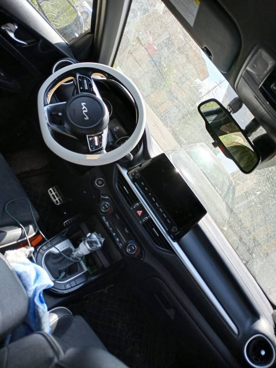 سياره فورتي لبيع سعرها 30ورقه متوازي ضربتها جنطه خفيفه ودعاميه متوازي عندي عمليه بل هند محتاج حيل ضروري تواصل وياي اتصل علئ رقم هاذا ***********
