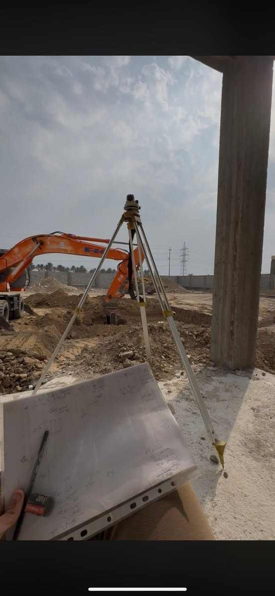 مهندس مساحة – خدمات مساحية للمشاريع الإنشائية
بغداد *********** 

أقدّم أعمال مساحية متكاملة للمشاريع الإنشائية والبنى التحتية، وفق المواصفات الهندسية وباعتماد الأجهزة المساحية الحديثة، مع متابعة ميدانية مستمرة من بداية المشروع إلى التسليم.

نطاق الأعمال يشمل:

• Level (ميزانية دقيقة)
– ضبط مناسيب الحفر
– مناسيب الجلمود والسبيس
– الصبات والتشطيبات النهائية

• Total Station
– تحديد المحاور الإنشائية
– إسقاط الأعمدة والجدران والمصاعد
– رفع مساحي تفصيلي
– أعمال الطرق والبنى التحتية

• GPS / GNSS
– تحديد وتثبيت حدود الأراضي
– إنشاء وربط شبكات تحكم مساحية
– العمل على الإحداثيات الرسمية
– معالجة وكسر التجاوزات

• أعمال Staking Out كاملة
• حساب كميات Cut & Fill
• إعداد مخططات وتقارير مساحية معتمدة
• متابعة المشاريع ميدانياً حتى التسليم

العمل يتم بدقة عالية، التزام بالمخططات، وتعاون مباشر مع المهندسين والمقاولين.

م. كرار الربيعي
