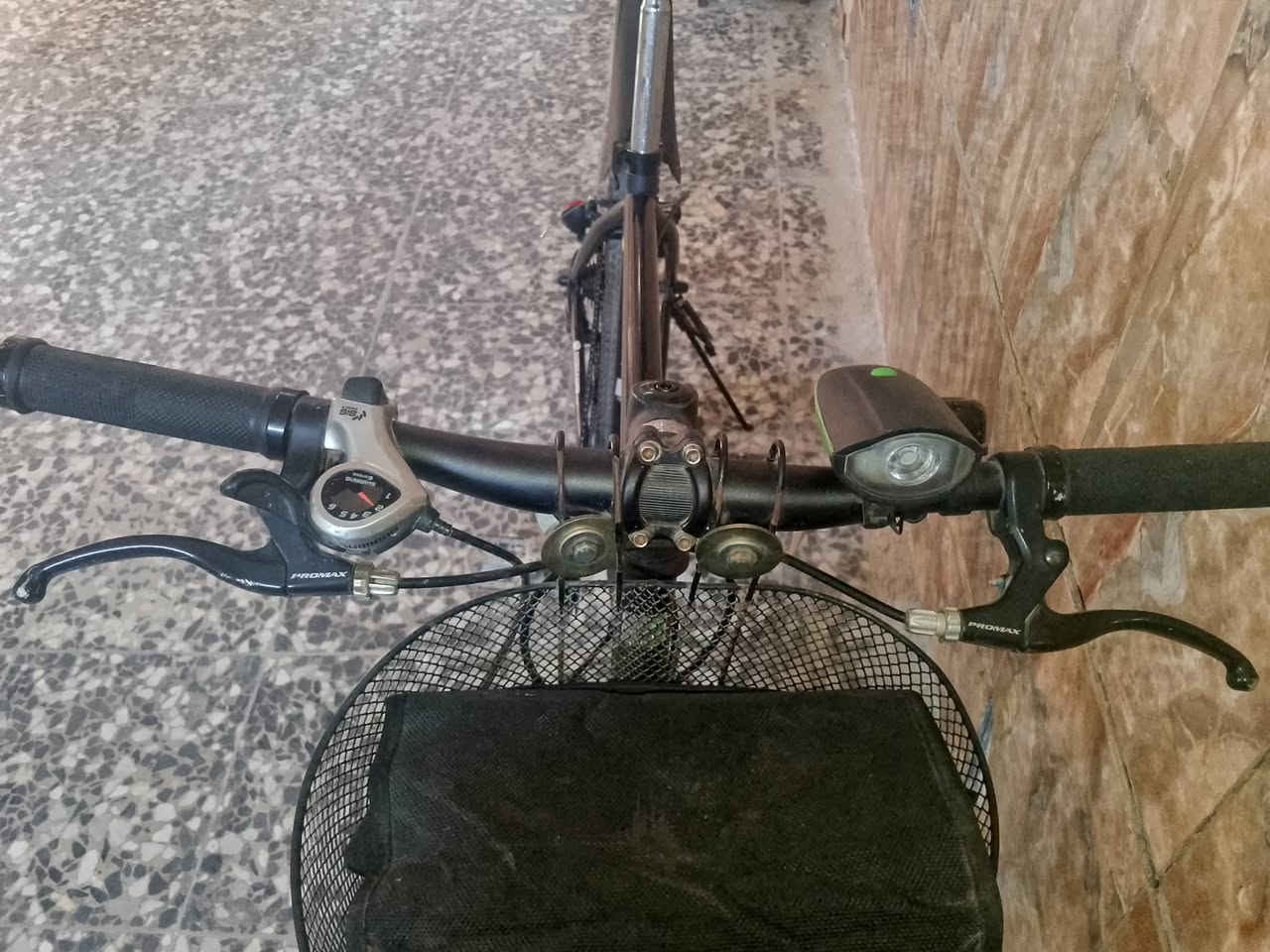 بايسكل بالة ياباني حجم 29
انضف من الصورة تجي وتشوف بعينك 
*********** بي واتساب
