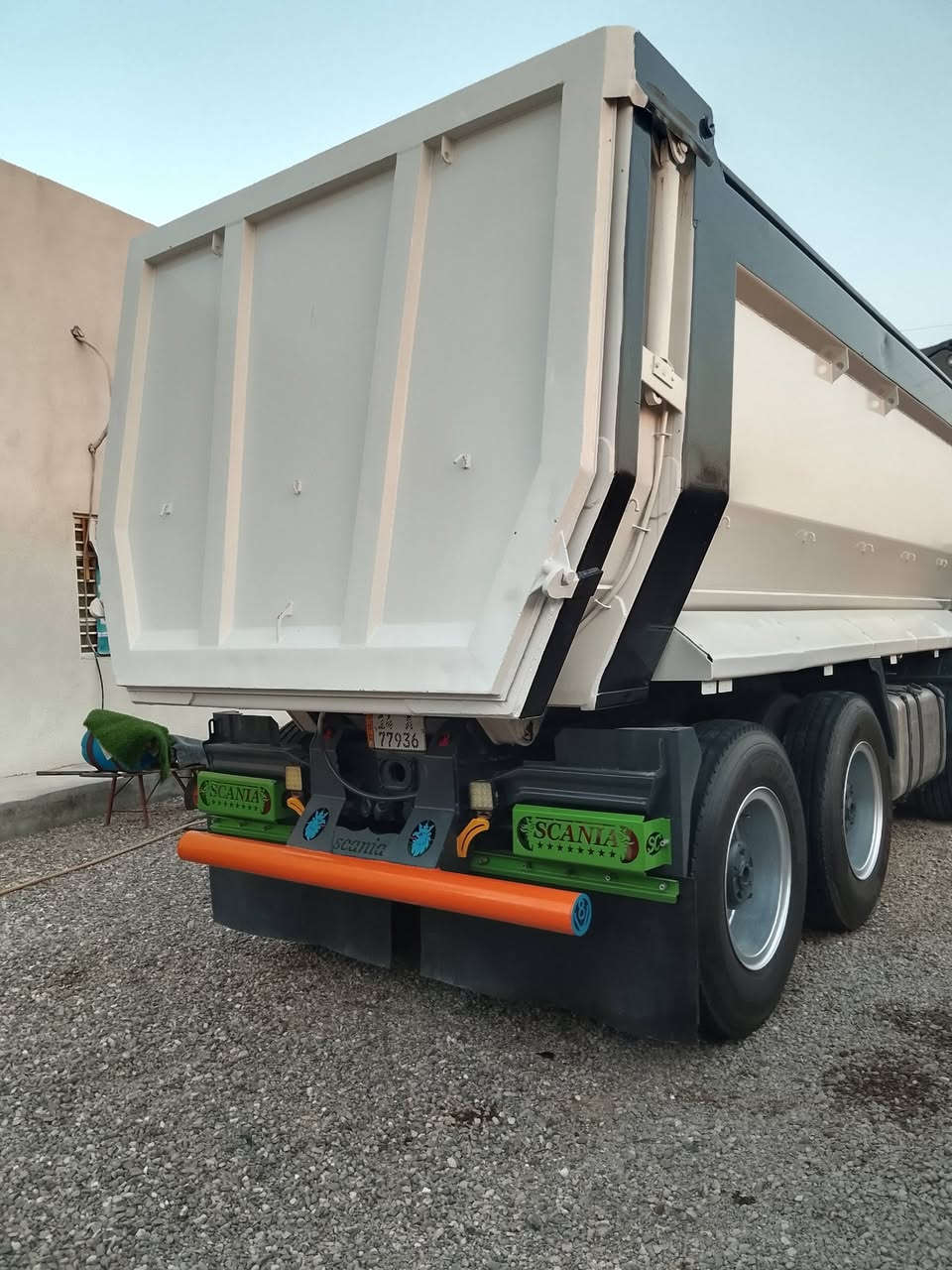 سياره للبيع عكرب بلاد مجموعه بلد سياره مكفوله محرك ٤٤٠ جديد كير الف مجموعه ورده  خفيفه تخم تاير جديد توني متخمه سياره جاهز رقم بصره بسمي مديل ٢٠١٢  مكان البصره رقم *********** سعر ٥٥٠ بيه مجال
