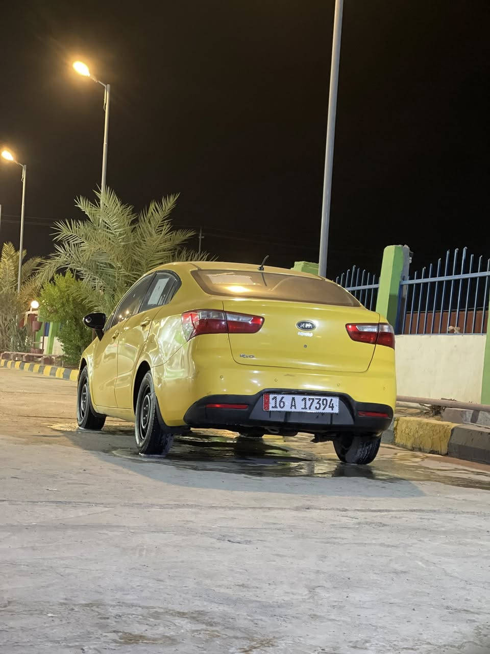 سلام عليكم من رخصه الأمن
كيا ريو 2012 خليجي كفاله السياره بس بيه بين بابين معجون فقط حلوه نضيفه تبريد فوال حداديه 90 بل ميه مكاني ديوانيه مركز 
السعر تصل وتدلل 
***********
