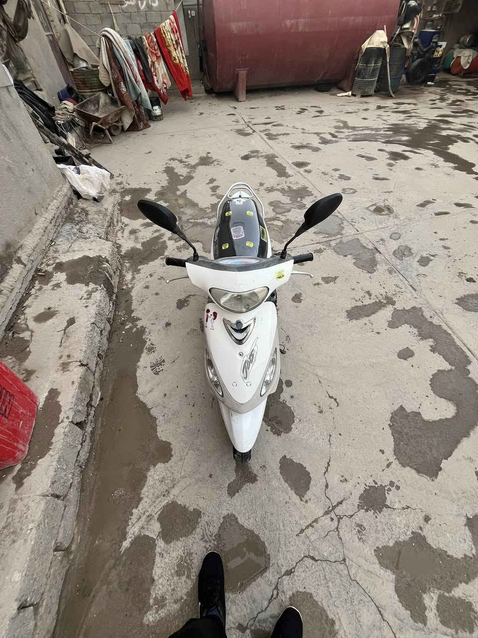 سلام عليكم دراجه للبيع مامفتوحه وجاهزه كبل لشارع السعر 725 وبيها مجال قليل لطيبين ولشراي.   هذا رقمي ***********
