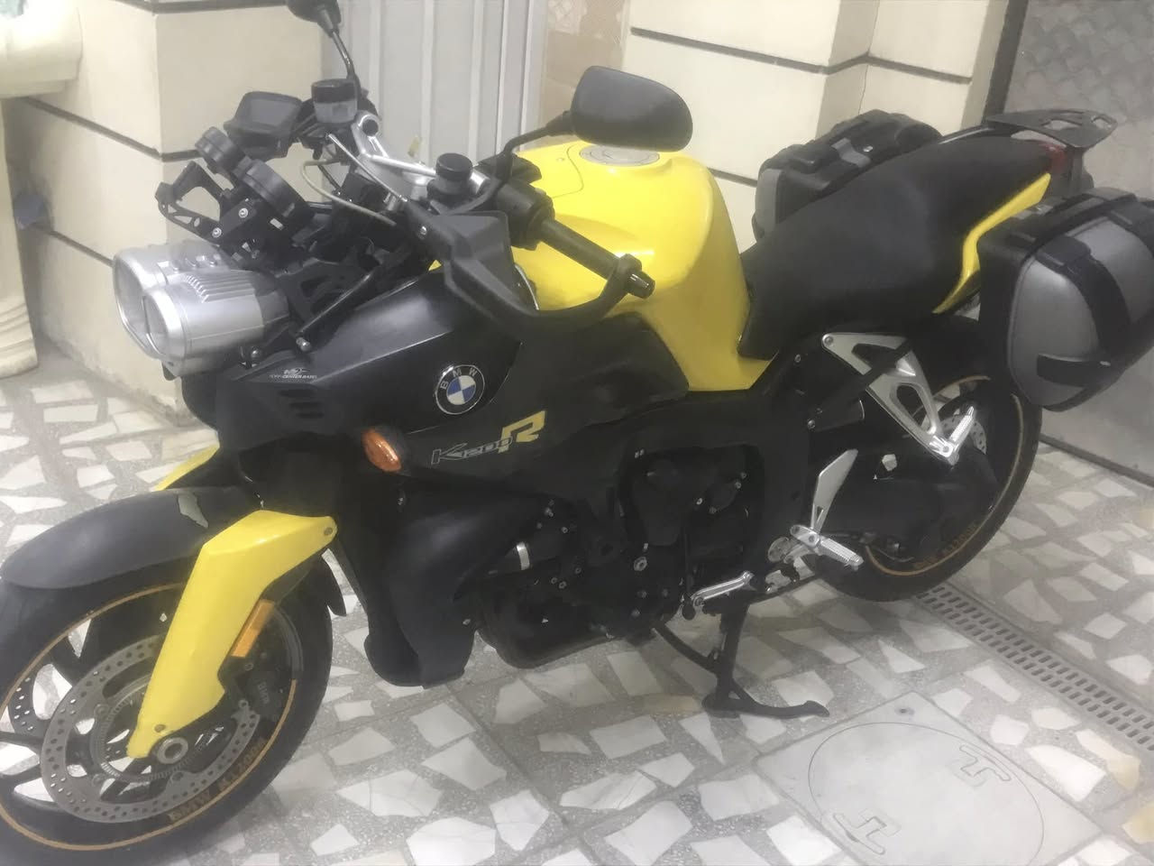 السلام عليكم
BMW
1200
نضام ABC
مودات قياده ثلاث وضعيات
لايت زنون 
هيترات يدات
كاردن 
مكينه عدله
الدراجه جديده ومكفوله
ورقم بغداد بسمي
٢٠٠٨
اخوان كل تفاصيل الدراجه مكتوبه
وصورهه موجوده بدون مراوس 
للبيع فقط ولمعرفه السعر اتصل
***********
