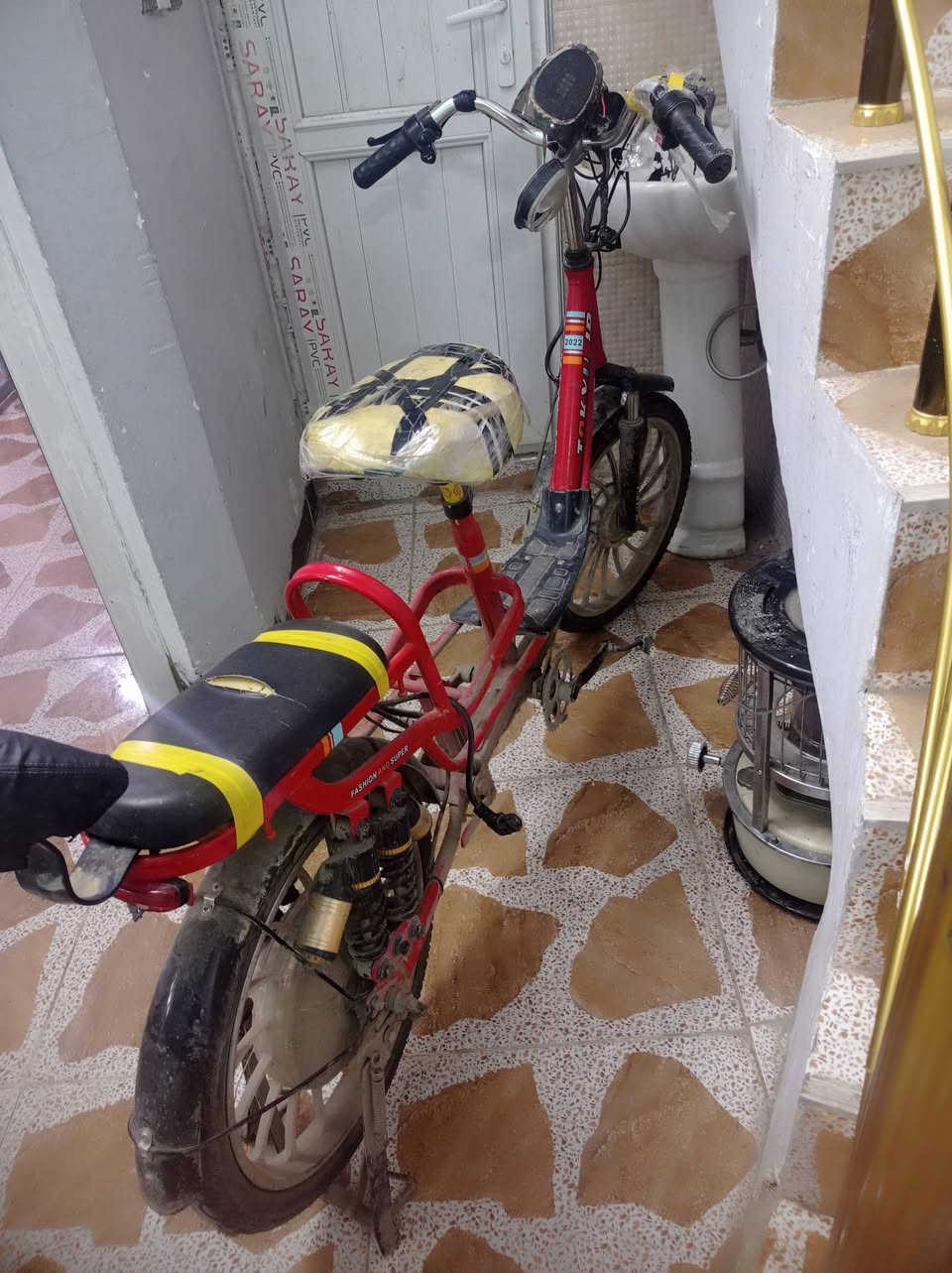 سلام عليكم بايسكل شحن للبيع ناقصه بس بطاريه و الجوزه مال المفتاح العقل شغال و الملف شغال كله شغال ابيع كوم حديد السعر 150 الف


**إذا كنت صاحب هذا الإعلان وتريد حذفه لأي سبب، رجاءا أرسل رسالة إلى الدعم الفني**