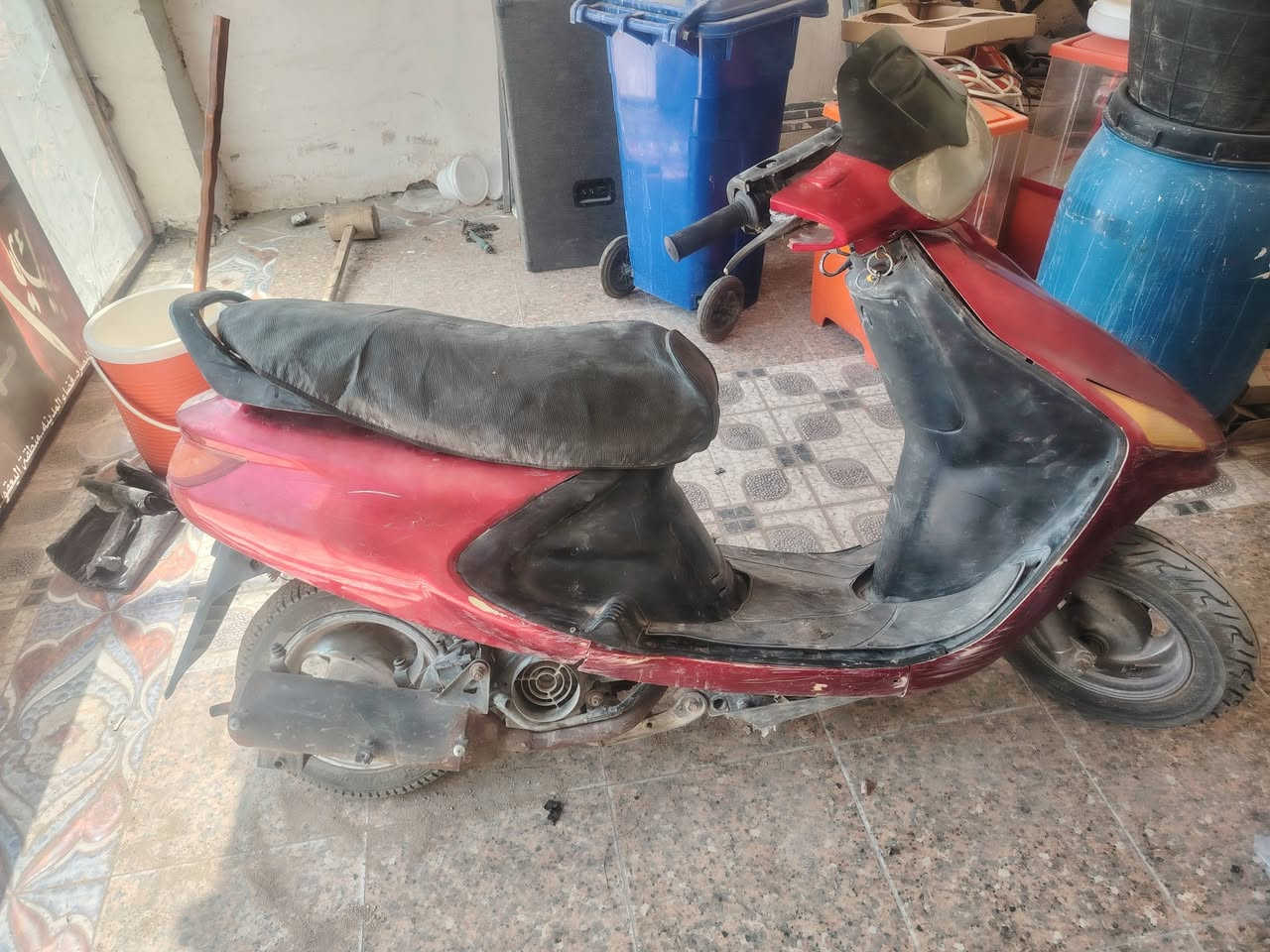 مرحبا فراشة للبيع الدراجه تشتغل بس ابيع كومت حديد البصره قضاء المدينه قريب التربية السعر١٧٥ وبيه مجال ***********

