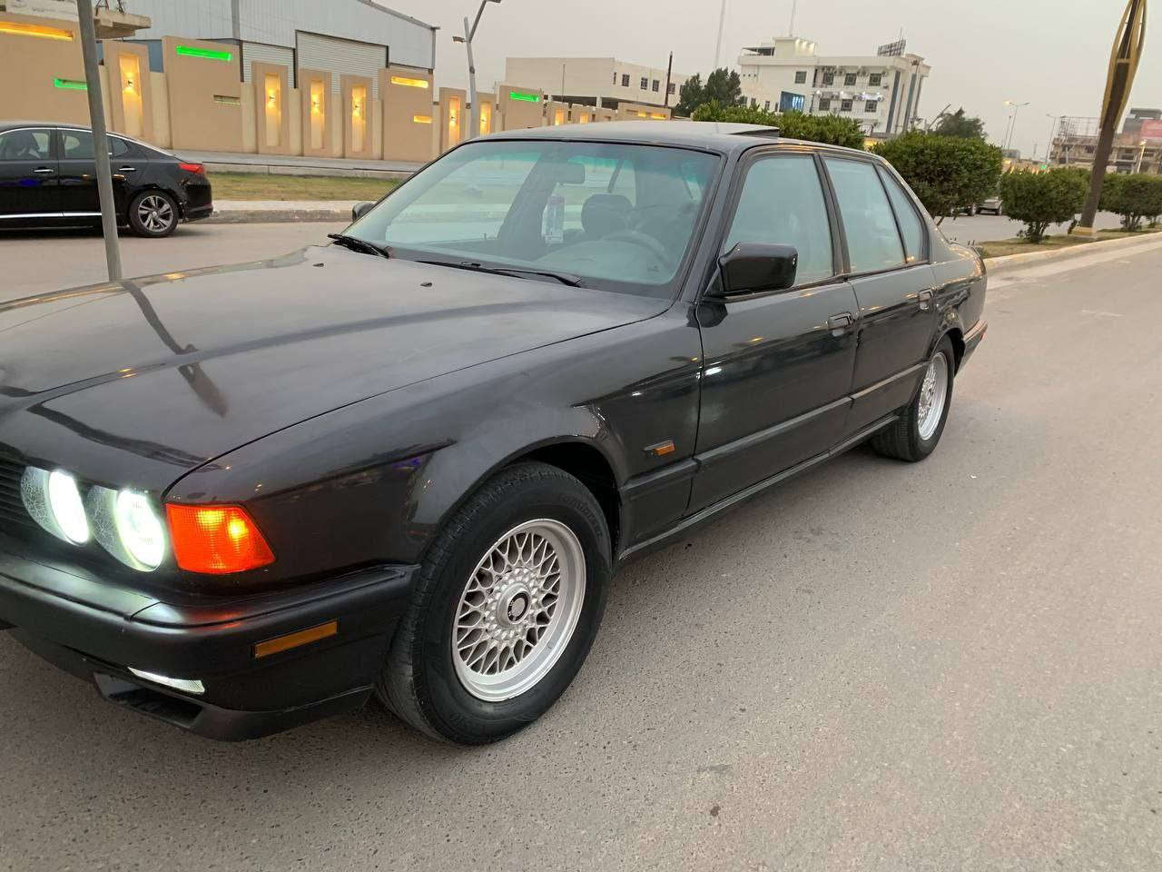 السلام عليكم
بي ام دبليو موديل/ 92 حجم /735/ أصل /رقم بغداد دولي السياره بسمي تحويل مباشر سنويه مجدده( 2029)محرك وكير واكسل خير من الله حداديه امامي وخلفي نظيف / سلايت شغال/ تبريد شغال /ايرباك /دبل جامه/
السعر (58)$وبيها مجال العنوان بغداد عويريج مقابل مخابز باب الأغا 
***********
