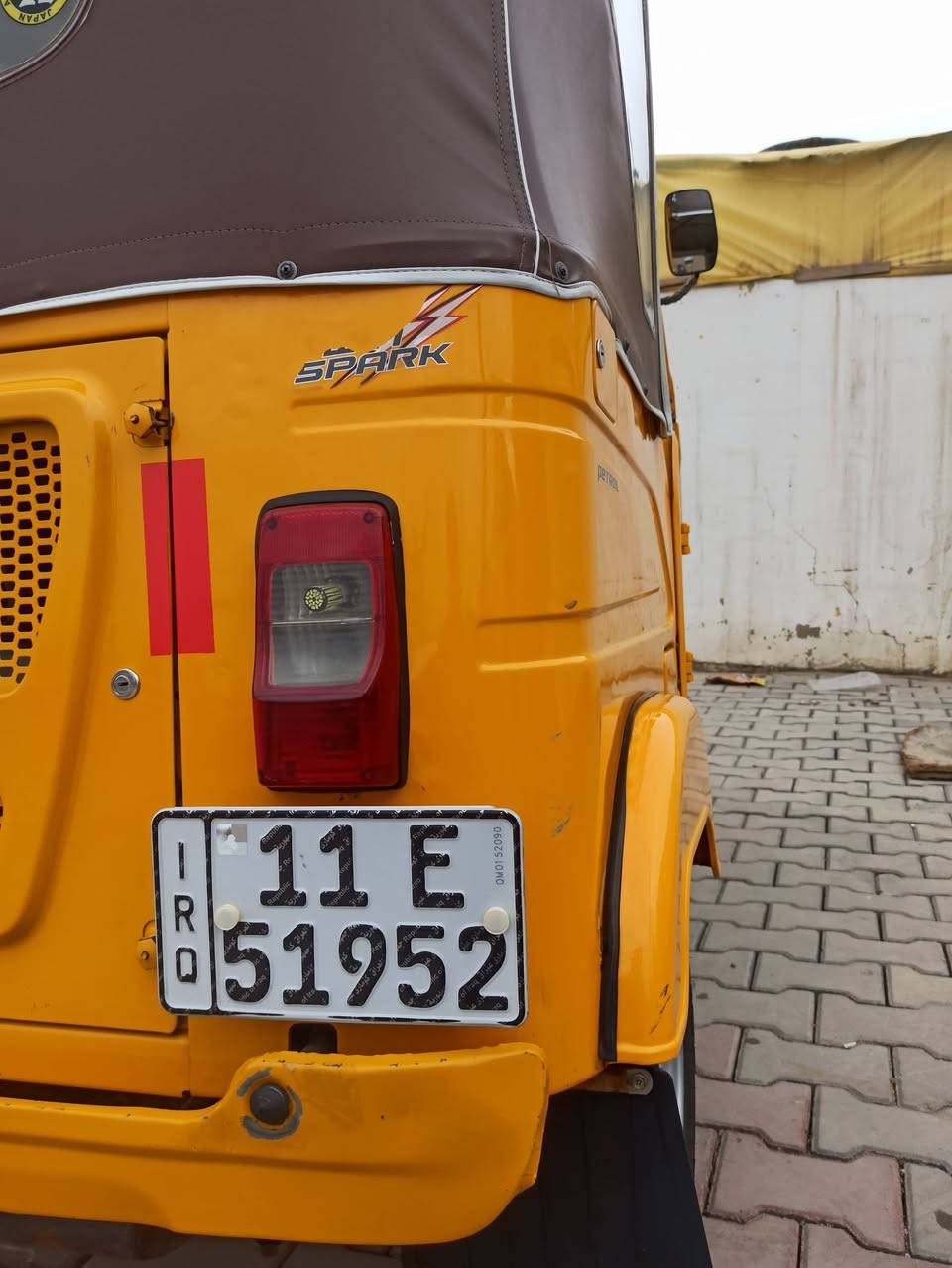 تكتك 2022 للبيع رقم و سنوية اباسمي تحويل ثاني يوم 
لا أكسل ولا مكينه مفتوحات اكو سونر حتى لسونر اخذهة بيه التكمه اليسرة مصلحا ع بارد ومصوبغة بس والباقي بارد قليل جداً متواجد ع خاص *********** مكاني قضاء الحسينية مال الراشدية
