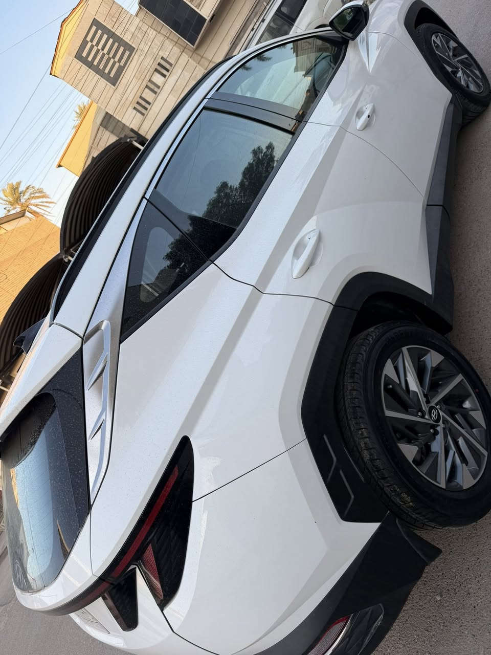 توسان للبيع 2023
ماشيه 44 الف كيلو 
السياره كفاله عامه 
فول عده البانوراما 
بصمه 
كشنات كهرباء
شاشه ابل كار بلي واندرويد اوتو 
السياره كفاله عامه 
ثلاث انظمه قيادة 
سبورت وايكو وكومفورت
هند بريك كهرباء 
شاحن وايرلس
قطعتين تبريد
السياره جاهزه من كلشي 
تخم تاير جديد
جاهزه من كل النواحي 
السعر21000$
للاستفسار الاتصال 
***********
***********
غير متواجد عل فيس مكاني بغداد القادسية
