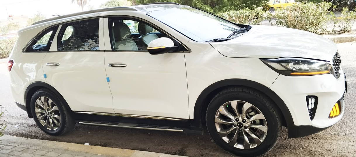 سورنتو 18 شكل العشرين خليجي بدون صبغ مكينة 6 سلندر 3500 كير 8 نمر مامفتوحات بلاد رقم بغداد هزة وسنوية ورقم كله جديد باسمي تحويل ثاني يوم  بانوراما بصمة تشغيل وبصمة ابواب جنطة كهرباء بجم زنون 3 عدسات دبل شباك لدي امامي وخلفي بردات خلفية وحساس امامي وخلفي  شاشة فول انترنت وتحكمات استيرن جهتين كشنات جلد و كهرباء اثنينهم ماشيية 70 مكفولة من الصبغ والتبديل بيهه مكانين بارد بسيط موضح بالسونار  مكان السيارة بغداد حي الجهاد سعر السيارة 238 ورقة بيع نقد فقط بدون مراوس الاتصال على *********** بغداد, العراق
