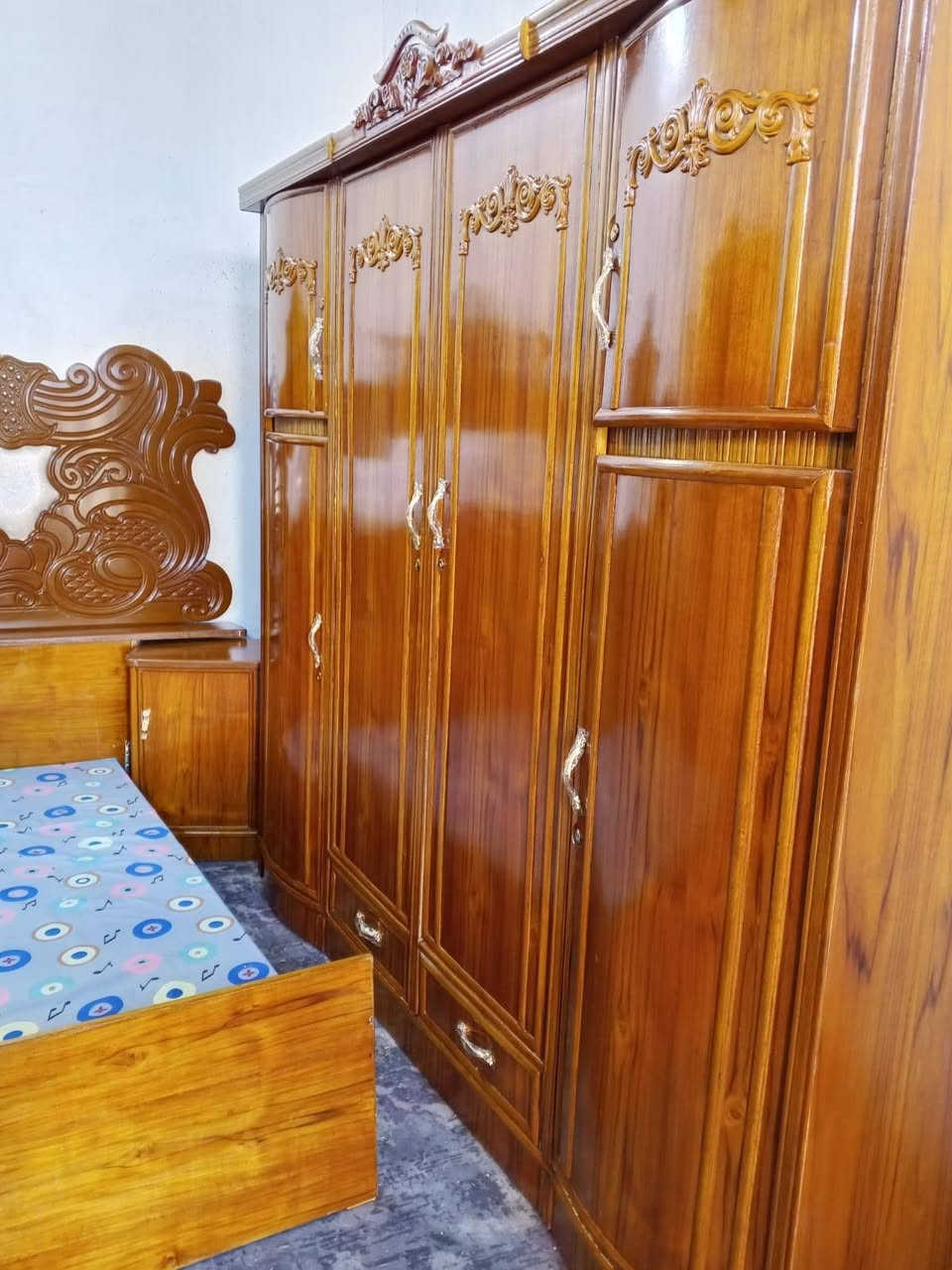 700غرفه تسكام اخت الجديده غرفه صاكه  وياهه هيه زاويه هيه كنتور اطفال خمسه ملم ضهر جرجوبه بغداد الحسينيه مال الراشديه وعندي توصيل ***********
