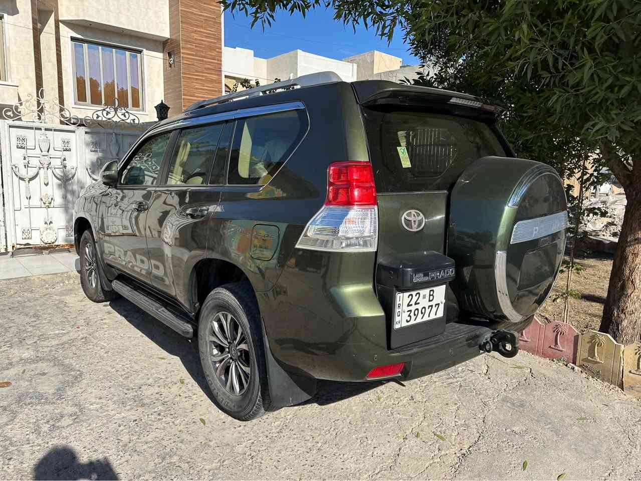 تويوتا برادو    2012 PRADO
السعر 278
خليجي 6سلندر  #كويتي دبل تانكي
السيارة مكفوله من الضربة والبارد والصبغ
كير مكينة صدر مكفول 
تخم تاير جديد 
بصمه 
فتحة
مري شفط
ثلاجة 
ثلاث قطع تبريد
محرك 4.0 لتر  6 سلندر
 ماشية 220 كم
شاشه بلادي
تحكم ستيرن جهتين
حساسات  خلفية & امامي
هوك خلفي
كشنات جلد
دفع رباعي 
مانع انزلاق
مثبت سرعة
بلوتوث 
منفذ USB & AUX
اشاير بلمري
كاميرا خلفية 
ملاحظه السيارة مكفوله كفاله عامة عدا رصعه بالباب خلف السائق وجراد بالبند

العنوان // بغداد.   *********** بغداد, العراق
