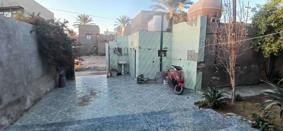 اللهم  صل علـّۓ   محمد  وال محمد  
السَلٱمٌ عـَلـْيگمّ-ۈرحـْمّـٌة ٱللـّہ ﯙبُرگـّاتہ
يعلن   مكتب   الشريفي للعقار 
عن   وجود   بيت   للبيع   الموقع   حي   البكر   البيت   حديث  طابوووو صرف   
مساحته   250   متر    البيت   طابقين   
الطابق   الآۆلْ    غرفتين   وصاله  ومطبخ   واستقبال   وحديقه  وگراج   
الطابق   الثاني   غرفتين   وصاله   
البيت   كلش   مرتب    
السعر   180  وبيه   مجال    اي  استفسار   
***********     ***********
           ***********
