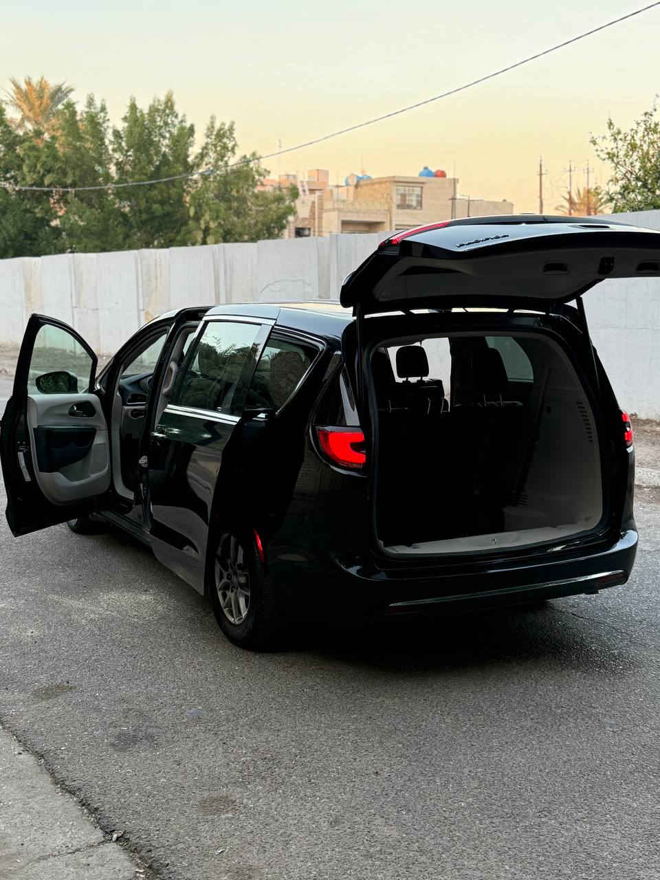 🚗 باسافيكا تورنك 2023 للبيع
اللون: أسود
رقم التسجيل: بغداد
✅ المواصفات:
🔹 حساسات خلفية
🔹 كاميرا خلفية
🔹 رادار / تنبيه اقتراب
🔹 شاشة وسطية
🔹 بلوتوث + USB
🔹 نظام ABS
🔹 نظام توازن (ESP)
🔹 وسائد هوائية
🔹 تكييف ممتاز
🔹 ستيرنغ تحكم
🔹 قفل مركزي
🔹 زجاج كهرباء
🔹 مرايا كهرباء
🔹تشغيل عن بعد
🔹اوتو ستوب
🔹تحديد مسار
🔹ماشيه 43 الف مايل 
🔹
🟢 الحالة:
نظيفة جداً 
الحادث 3 قطع صبغ بدون دواخل الحادث سطحي 
ايرباك ستيرن ودشبول 
2C4RC1BG1PR532548 رقم الشاصي
جاهزة للفحص
السعر 230 ورقه وبيه مجال 
📍 الموقع: بغداد
📩 للاستفسار 
***********
***********

