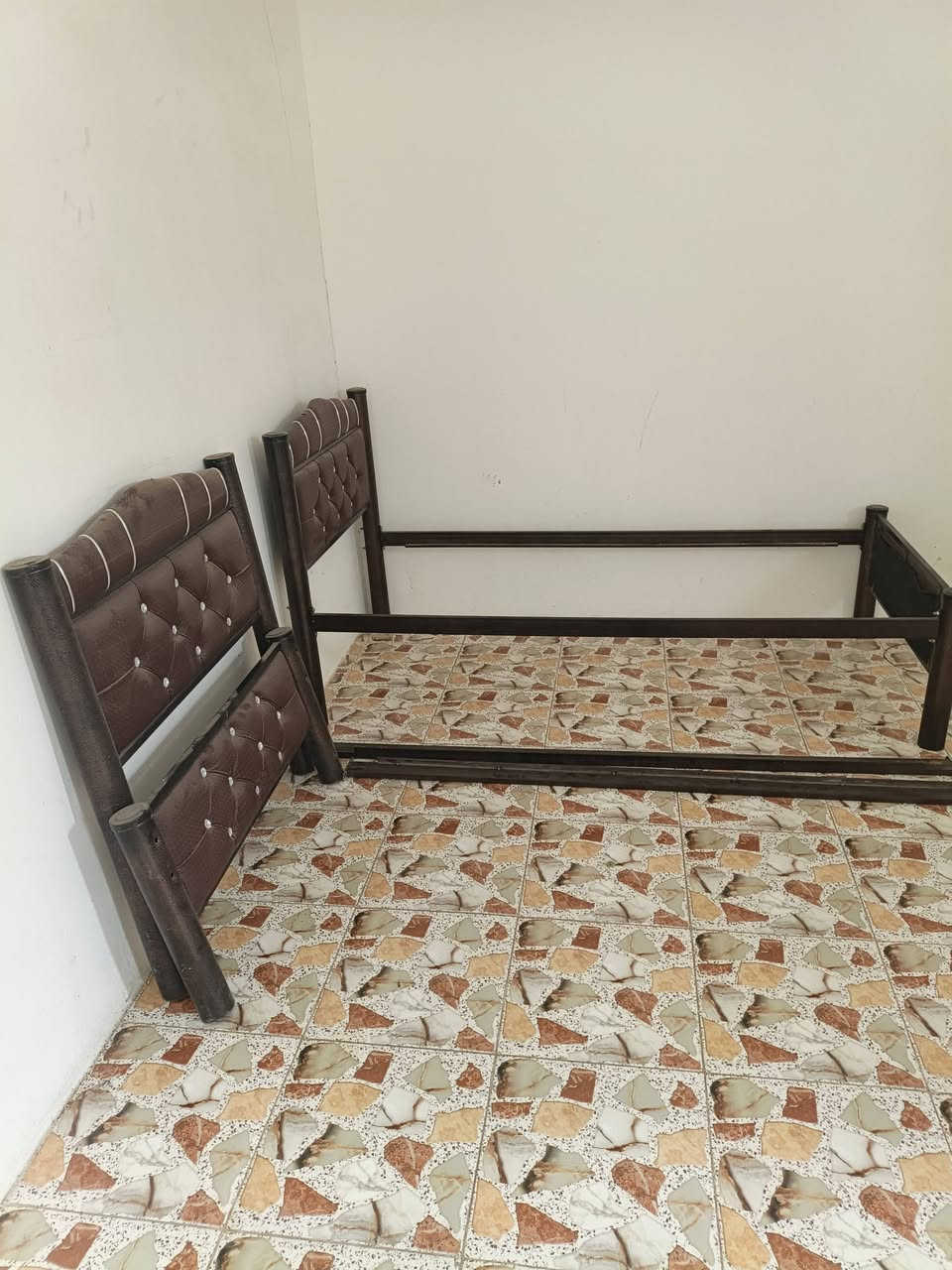 السلام عليكم ذني 6جرابي قفلهن 75الف المكان كربلاء ***********
