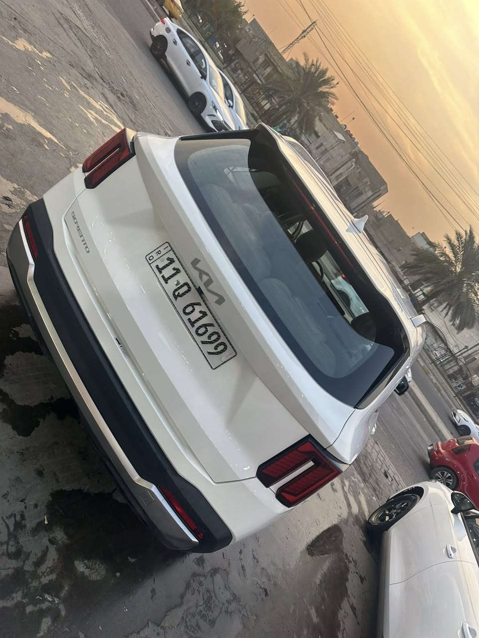 السلام عليكم سورنتو خليجيه سياره كفاله عامه مال بيت ماشيه ٢٢ الف أربعه سلندر فول موصفات عدا الفتحه *********** السعر ٢٨ بيه مجال قليل
