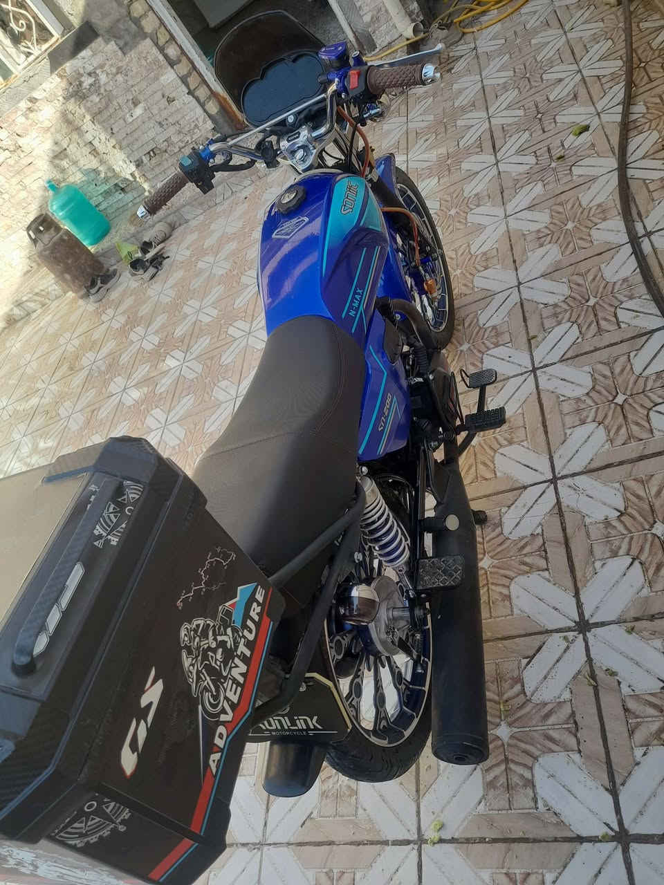 سلام عليكم
سيفان N-MAX SOIINC
دراجه محرك 200 ضاغطه وزنجيل
يعني نفس محرك دايون لارجه ولا اهتزاز
دراجه كيرهه نفس البطح تبديله
دراجه كلها شغاله مابيها اي نقص واحد 
اوراق وكيل 
دراجه محرك ما مطخوخ برغي بي كفاله 
ماشيه 1.250 كيلو فقط زيرو يعني 
الدراجه للبيع مكاني حله حي الجزائر 
بيها ملاحضه بسيطه اتصل عليه وافهمك بيها 

‭***********
