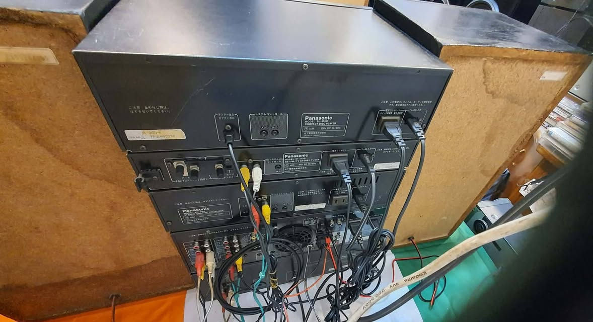 القطعة الثالثة
Panasonic سستم كامل بوضعية الشركة لايتعبك ويلا تروح فلوسك بلاش.. 
السعر 350 الف وكلشي بضمان 
اليريدة يتصل ع رقمي
***********
