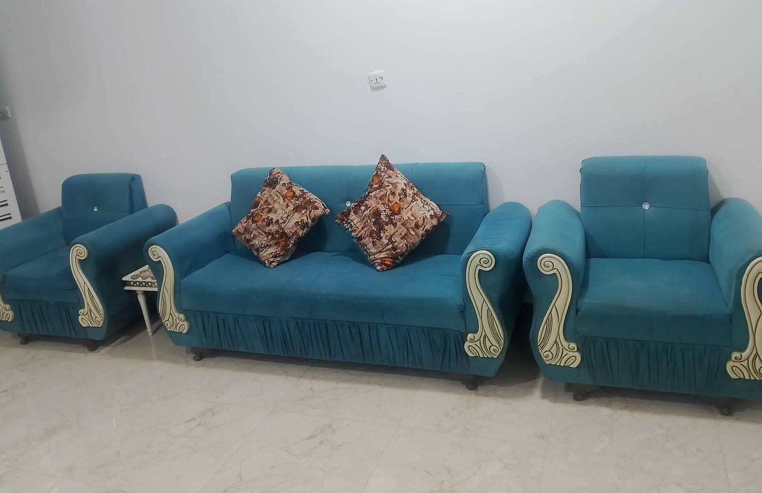 تخم 12 مقعد ب300 وبي مجال العنوان حي السلام


**إذا كنت صاحب هذا الإعلان وتريد حذفه لأي سبب، رجاءا أرسل رسالة إلى الدعم الفني**